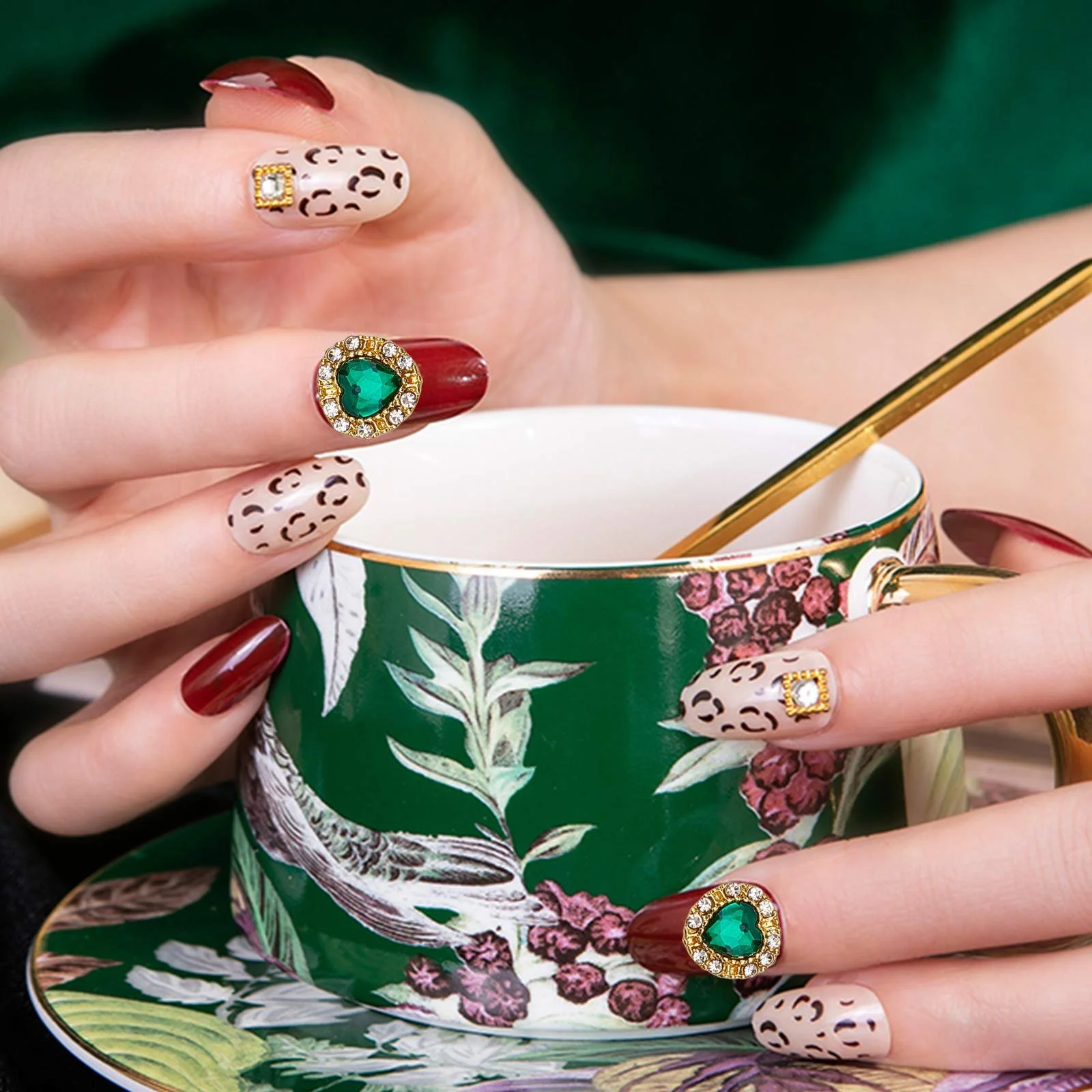 Стразы для ногтей NICENEEDED 12 штук, 3D украшения для ногтей с большими смешанными размерами, металлические кристаллы для ногтей, камни для женщин, девушек, DIY, принадлежности для дизайна ногтей (стиль 2), фото №5