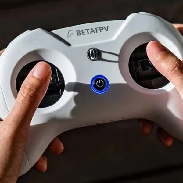 Квадрокоптер BETAFPV Cetus X FPV Kit с очками FPV, 4 аккумуляторами, пультом и кейсом, до 80 м, до 5 мин, фото №8 Квадрокоптер BETAFPV Cetus X FPV Kit с очками FPV, 4 аккумуляторами, пультом и кейсом, до 80 м, до 5 мин, фото №8