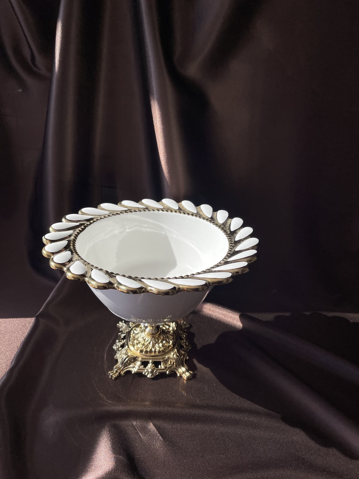 Порцелянова цукерниця з золотим декором 27х27 см, блюдо на золотій ніжці, фото №2