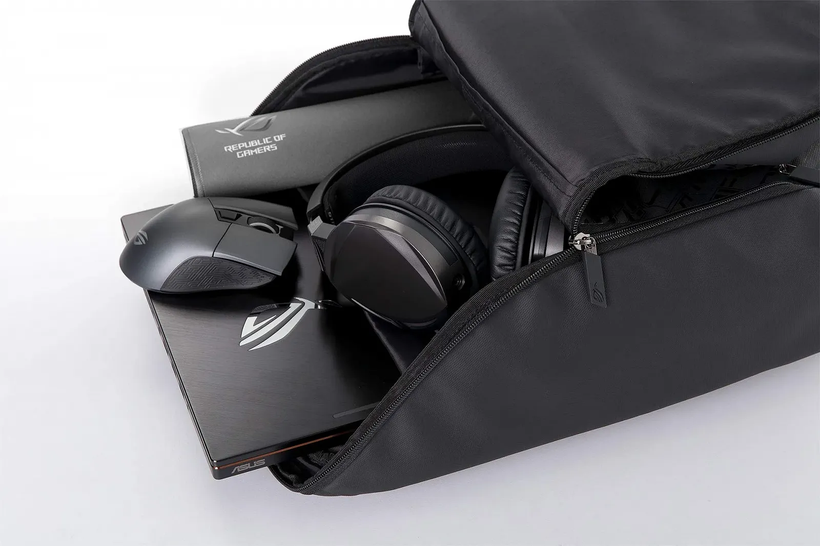 Рюкзак для ноутбука Asus ROG Ranger BP1500 15.6" водостійкий Black, фото №2