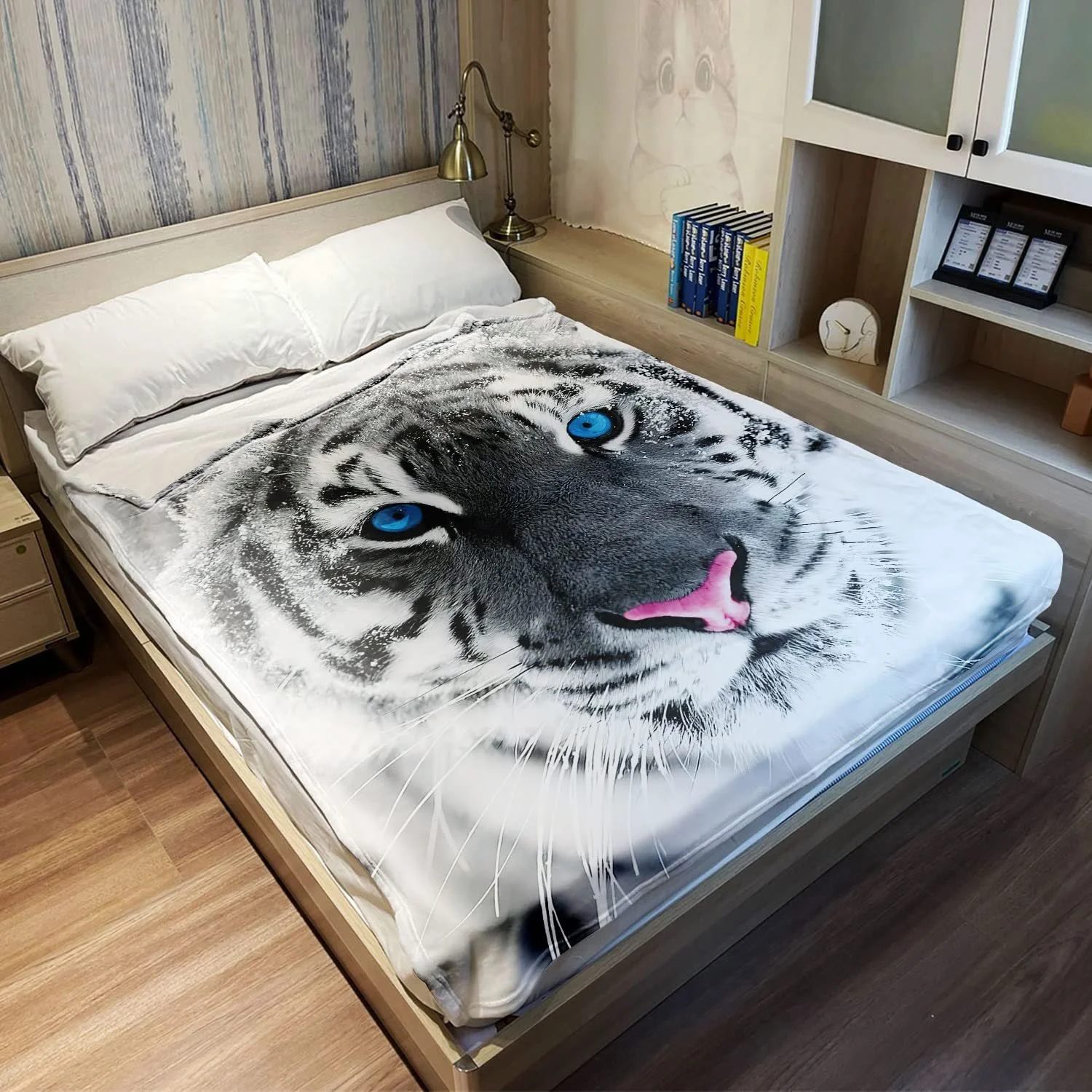 Одеяло Violetpos Флисовое Мягкое Теплое Уютное Фланелевое для дивана Сибирский Тигр Голубые Глаза 150 x 200 см, фото №2