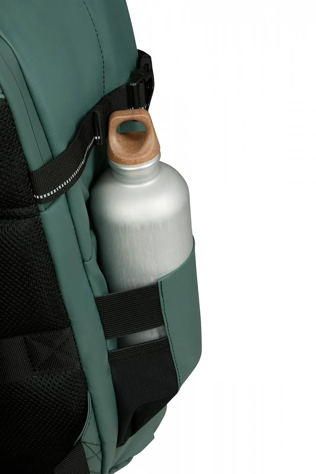 Рюкзак для ноутбука American Tourister Upventure 15.6" L Зеленый (Dark Forest), фото №7 Рюкзак для ноутбука American Tourister Upventure 15.6" L Зеленый (Dark Forest), фото №7