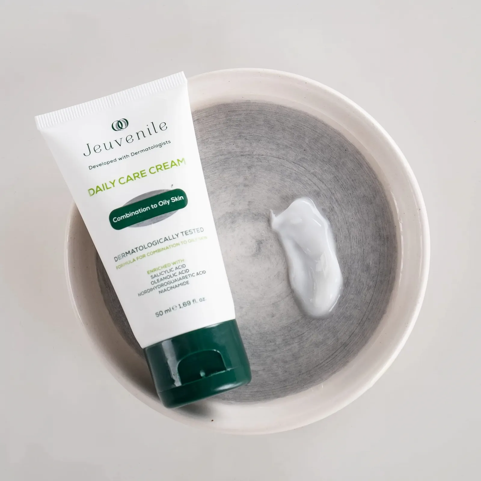 Денний крем Jeuvenile Daily Care Cream для жирної та комбінованої шкіри 50 мл, фото №2 Денний крем Jeuvenile Daily Care Cream для жирної та комбінованої шкіри 50 мл, фото №2