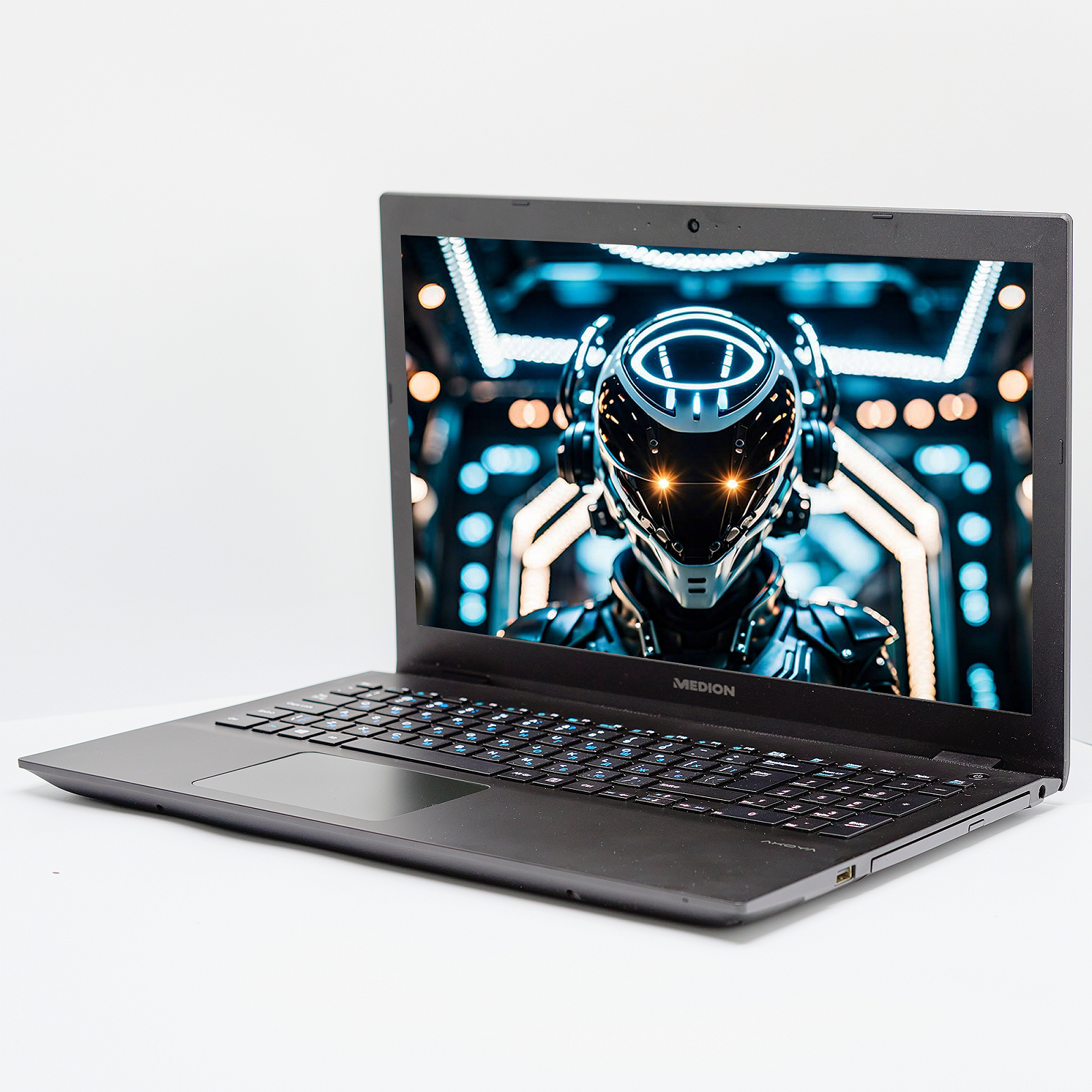 Ноутбук 15.6'' Medion (Lenovo Group) Akoya P6685 Intel Core i5-8250U RAM 8 ГБ SSD 256 ГБ + HDD 1 ТБ Nvidia GeForce б/в Win10 (4887), фото №2