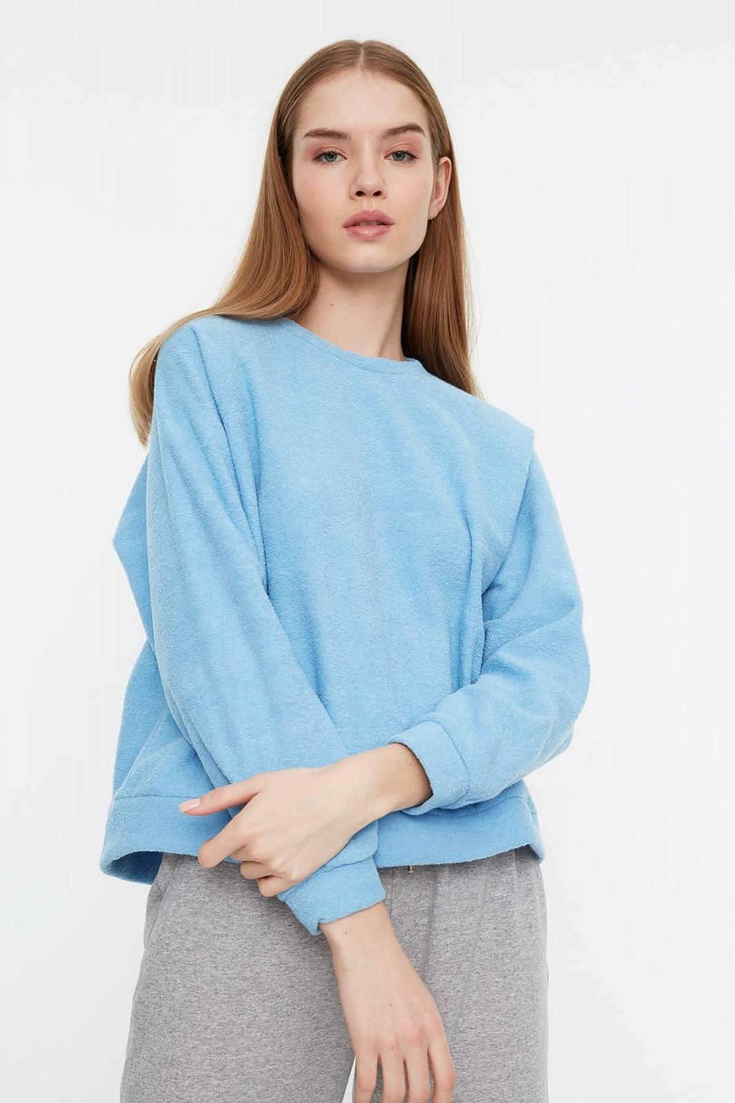 Женский свитшот TRENDYOL с круглым вырезом, однотонный, фото №3 Женский свитшот TRENDYOL с круглым вырезом, однотонный, фото №3