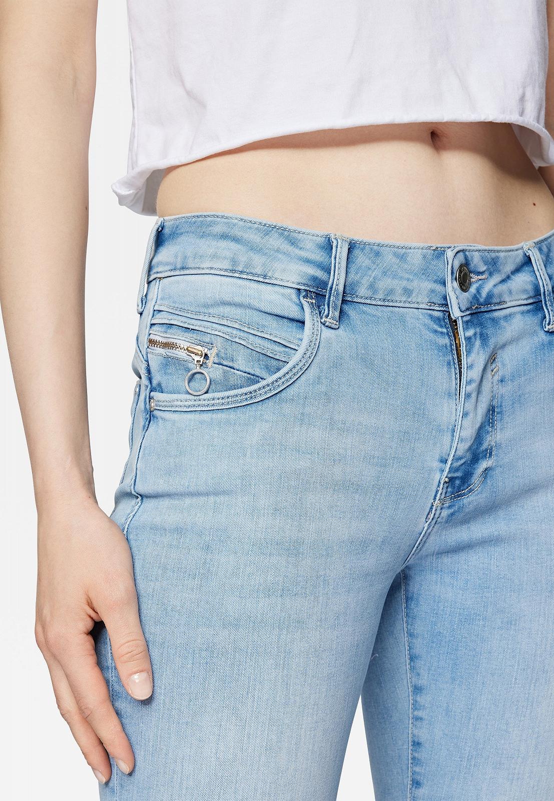 Жіночі джинсові штани MAVI ADRIANA Ice Blue Glam Stretch - 25, фото №2 Жіночі джинсові штани MAVI ADRIANA Ice Blue Glam Stretch - 25, фото №2