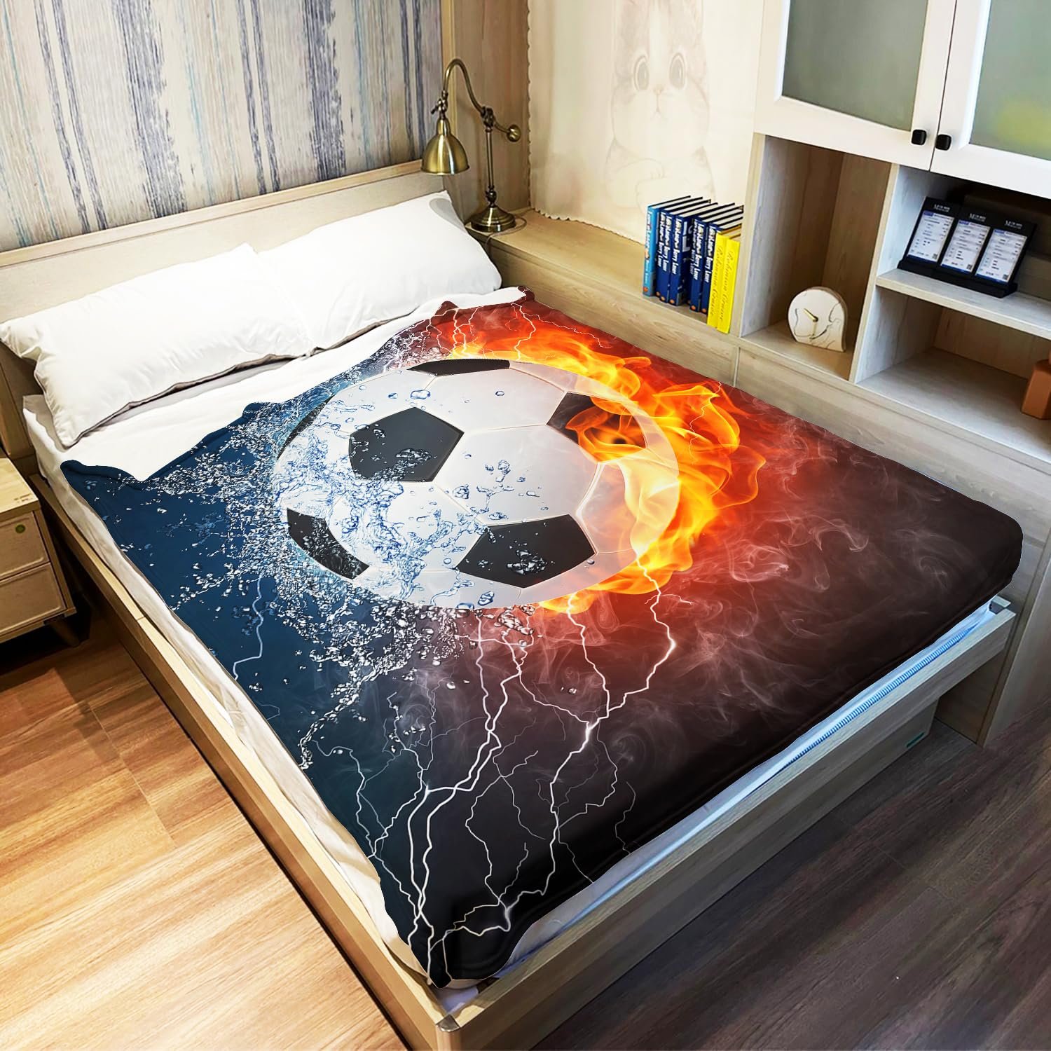 Одеяло YISUMEI Фланелевое мягкое 150 x 200 см Футбол Огонь Молния, фото №3