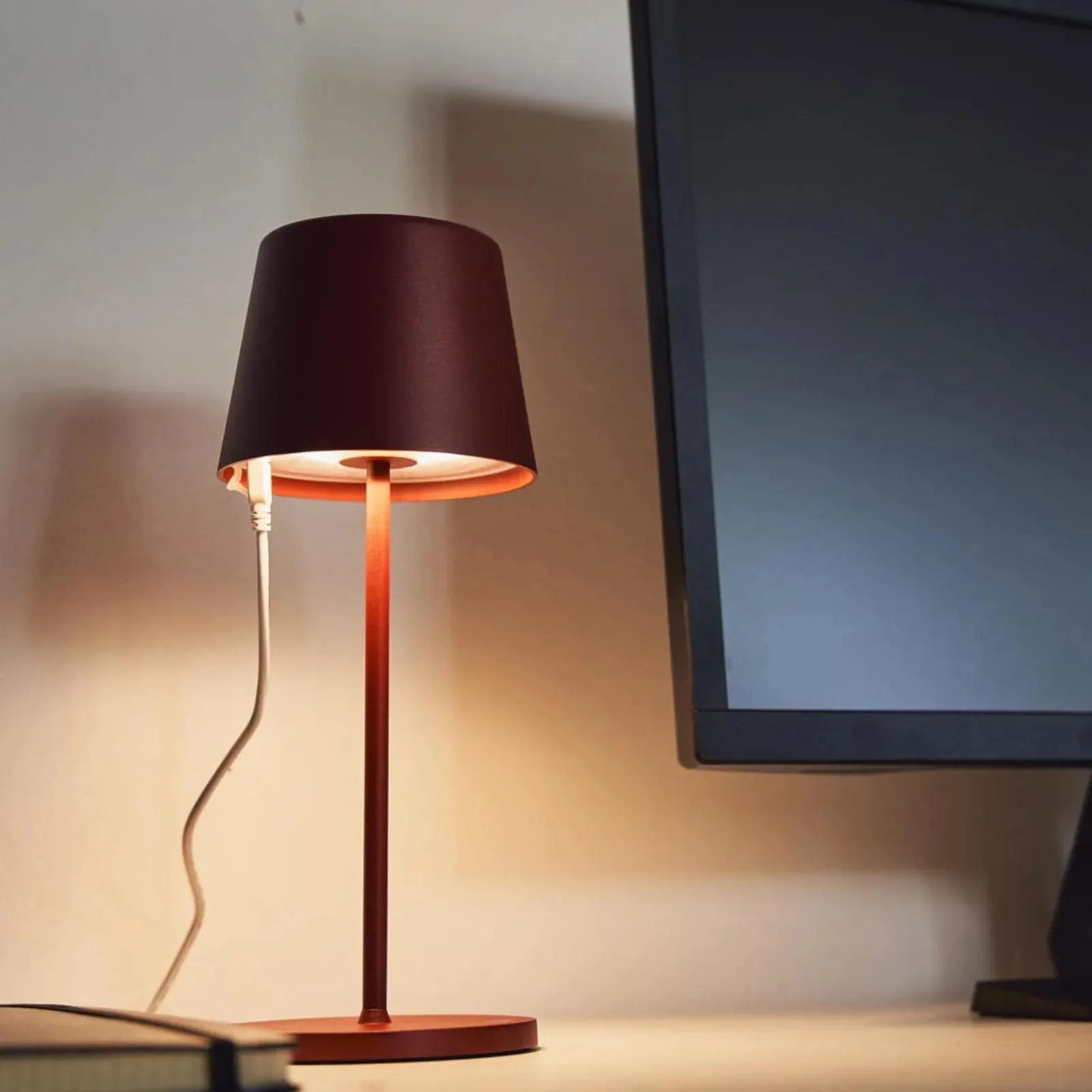 Настільна лампа famlights LED Battery акумуляторна з димуванням IP65 2700-3000 K 280 мм кругла червона, фото №7