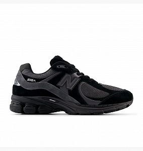 Кроссовки New Balance 2002R Черный/Серый размер 45.5 synthetic.ua - Фото 1
