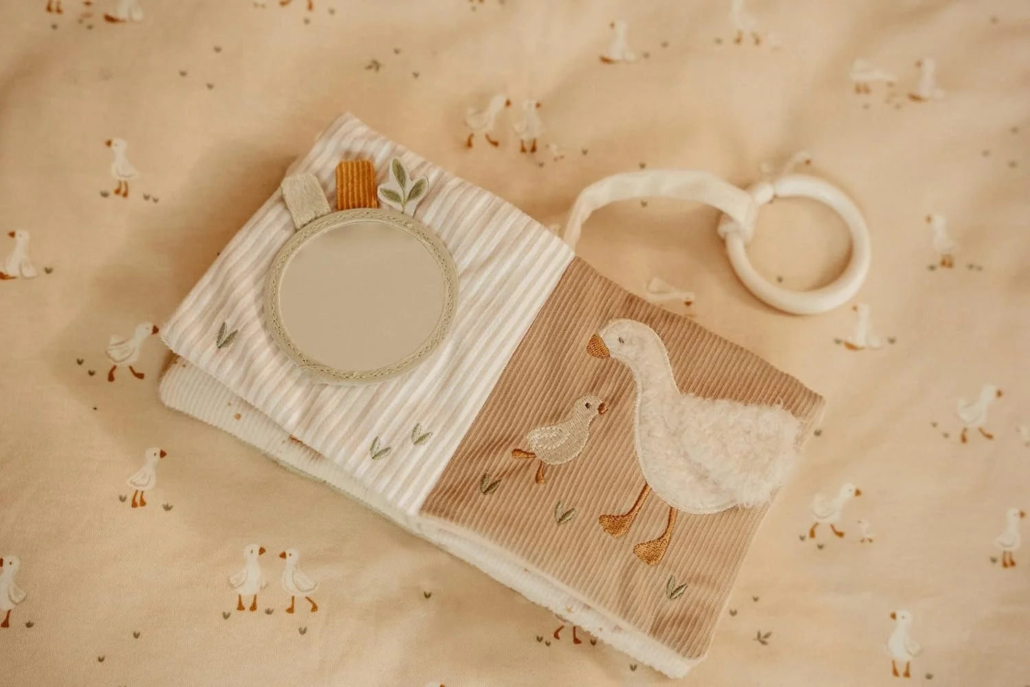 Тканежная Книжка для Коляски Little Dutch Newborn Naturals, фото №9 Тканежная Книжка для Коляски Little Dutch Newborn Naturals, фото №9