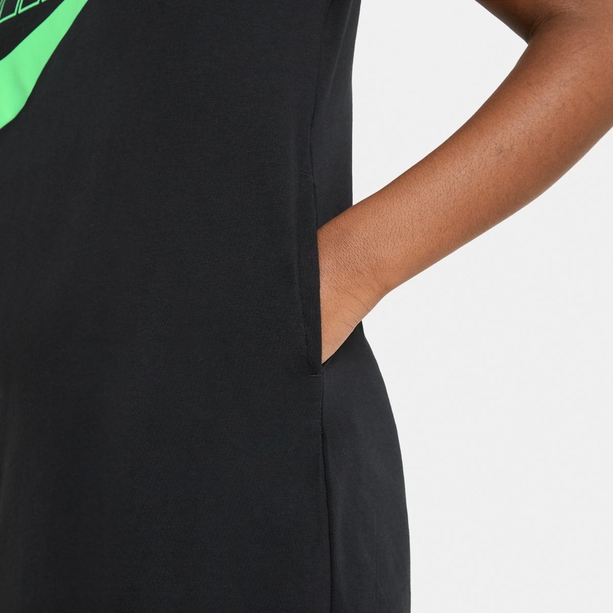 Сукня G NSW FUTURA TSHIRT DRESS CU8375-011 Nike Чорний M, фото №3