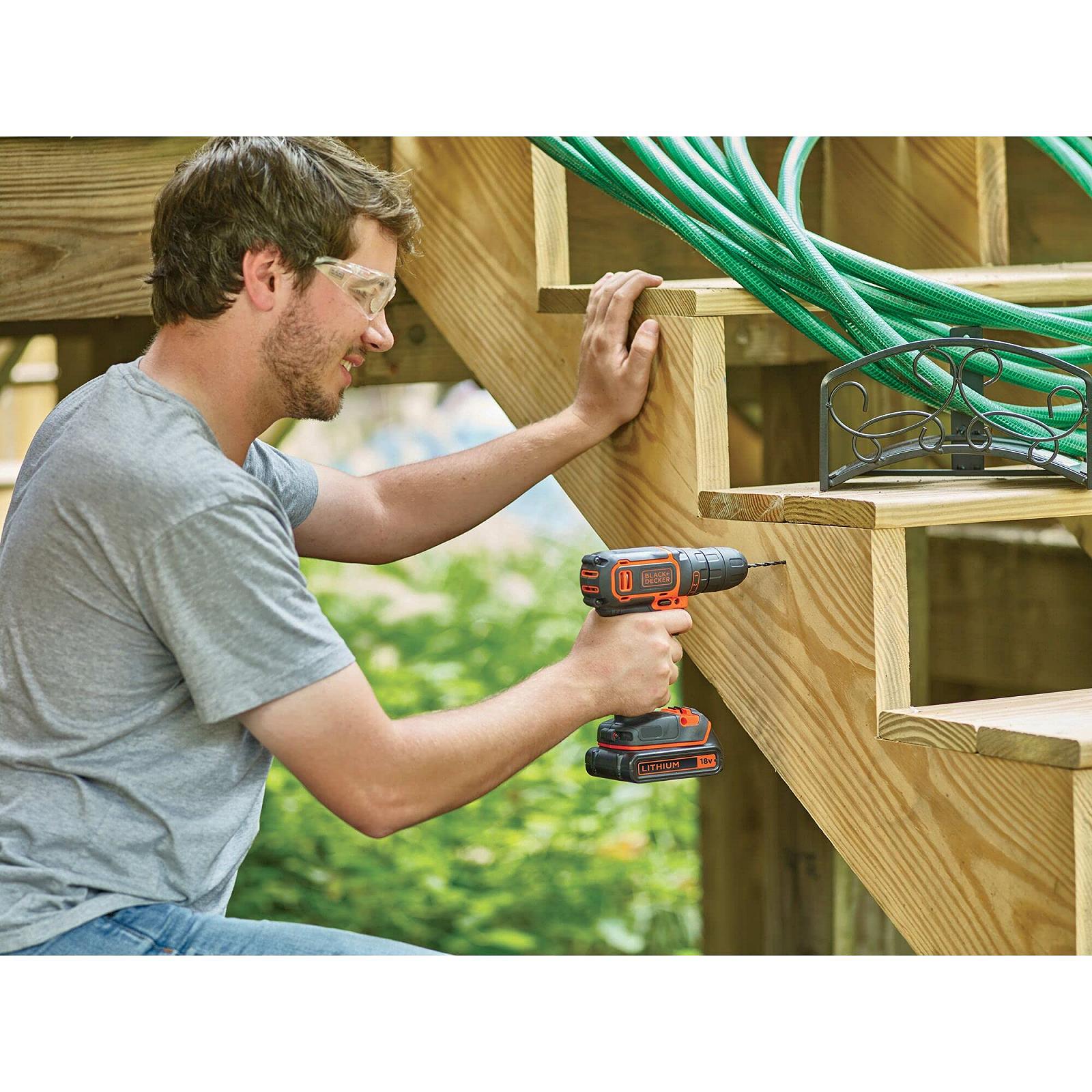 Дрель-шуруповерт Black+Decker BDCDC18BAST-QW беспроводной 18 В 1.5 А·ч, планетарная передача, светодиодная подсветка, мягкая ручка, 2 x батареи, зарядное устройство, набор аксессуаров 160 штук в органайзере, фото №3
