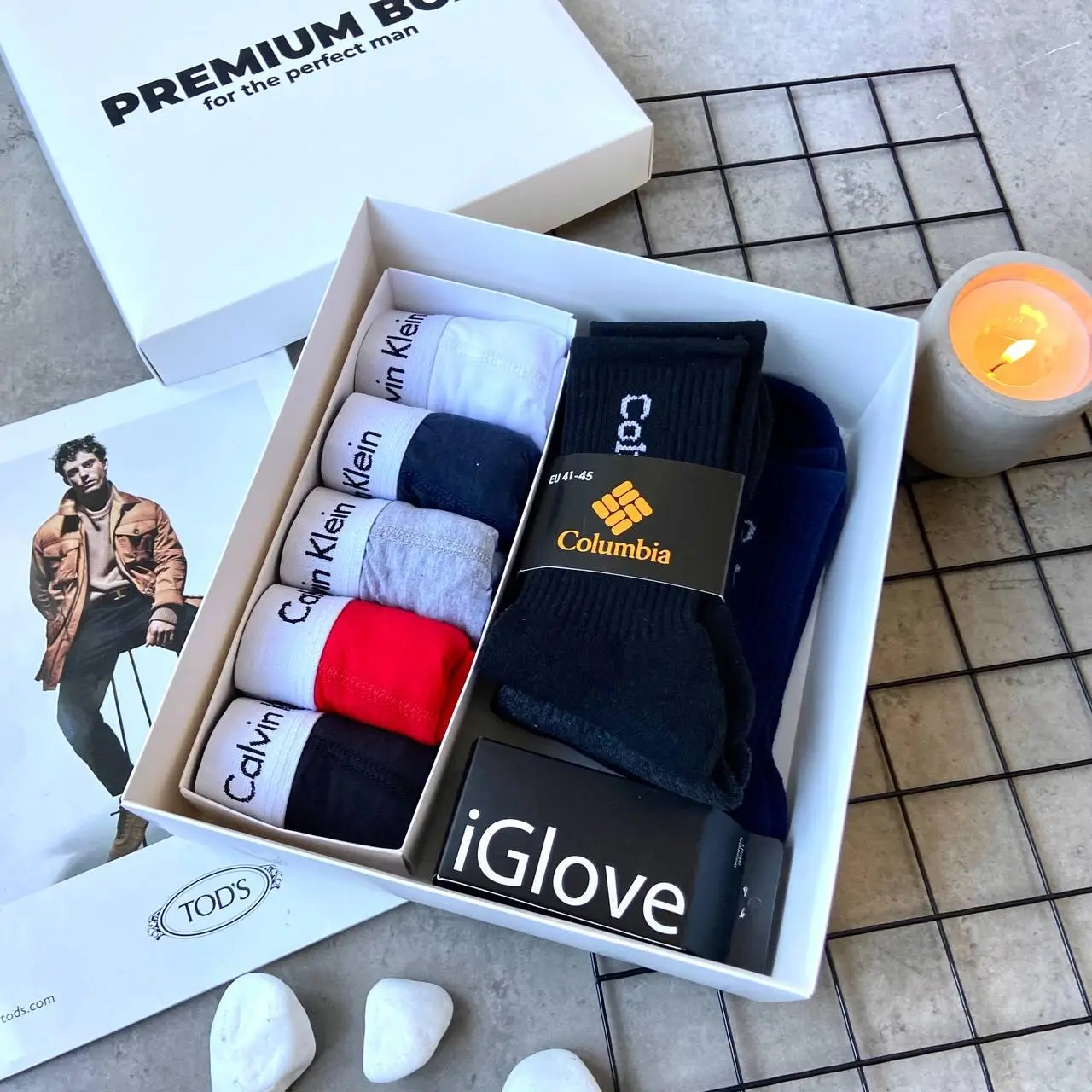 Подарочный мужской набор Calvin Klein White Winter трусы боксеры 5 штук 4 пар носков и перчатки Кельвин Кляйн, фото №3 Подарочный мужской набор Calvin Klein White Winter трусы боксеры 5 штук 4 пар носков и перчатки Кельвин Кляйн, фото №3