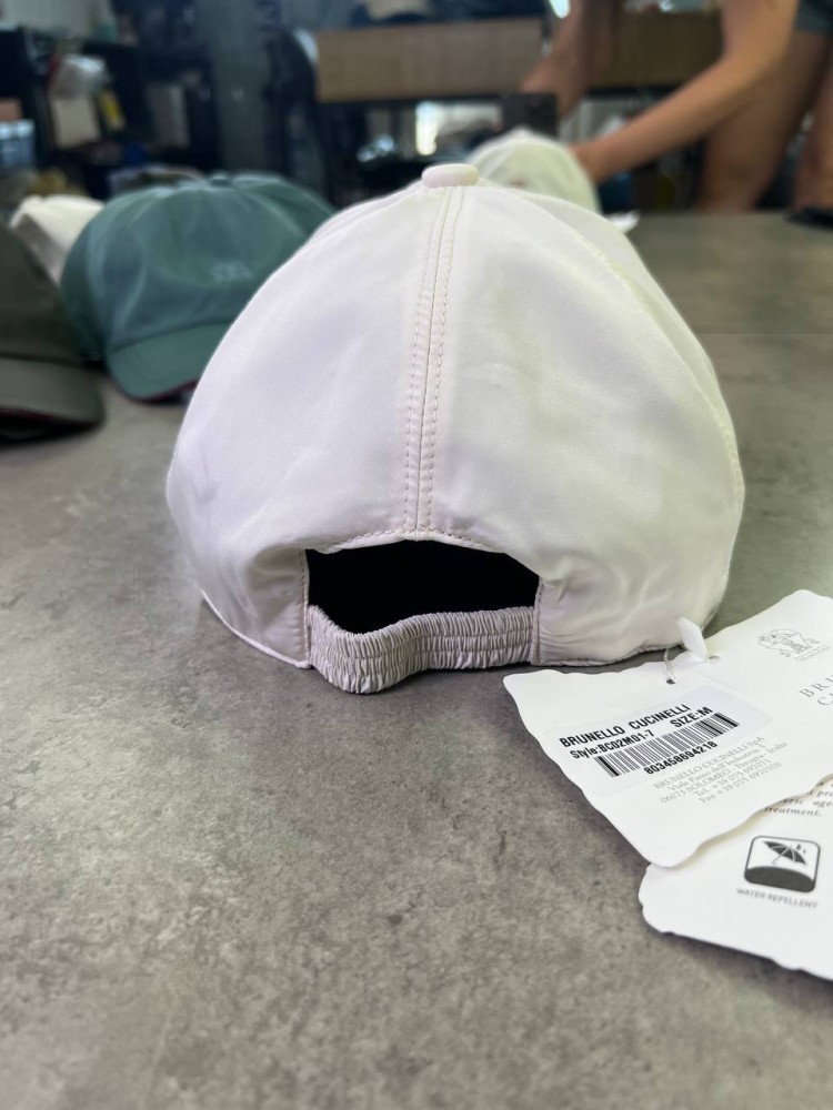 Кепка Brunello Cucinelli молочна з червоним логотипом gu598, фото №4