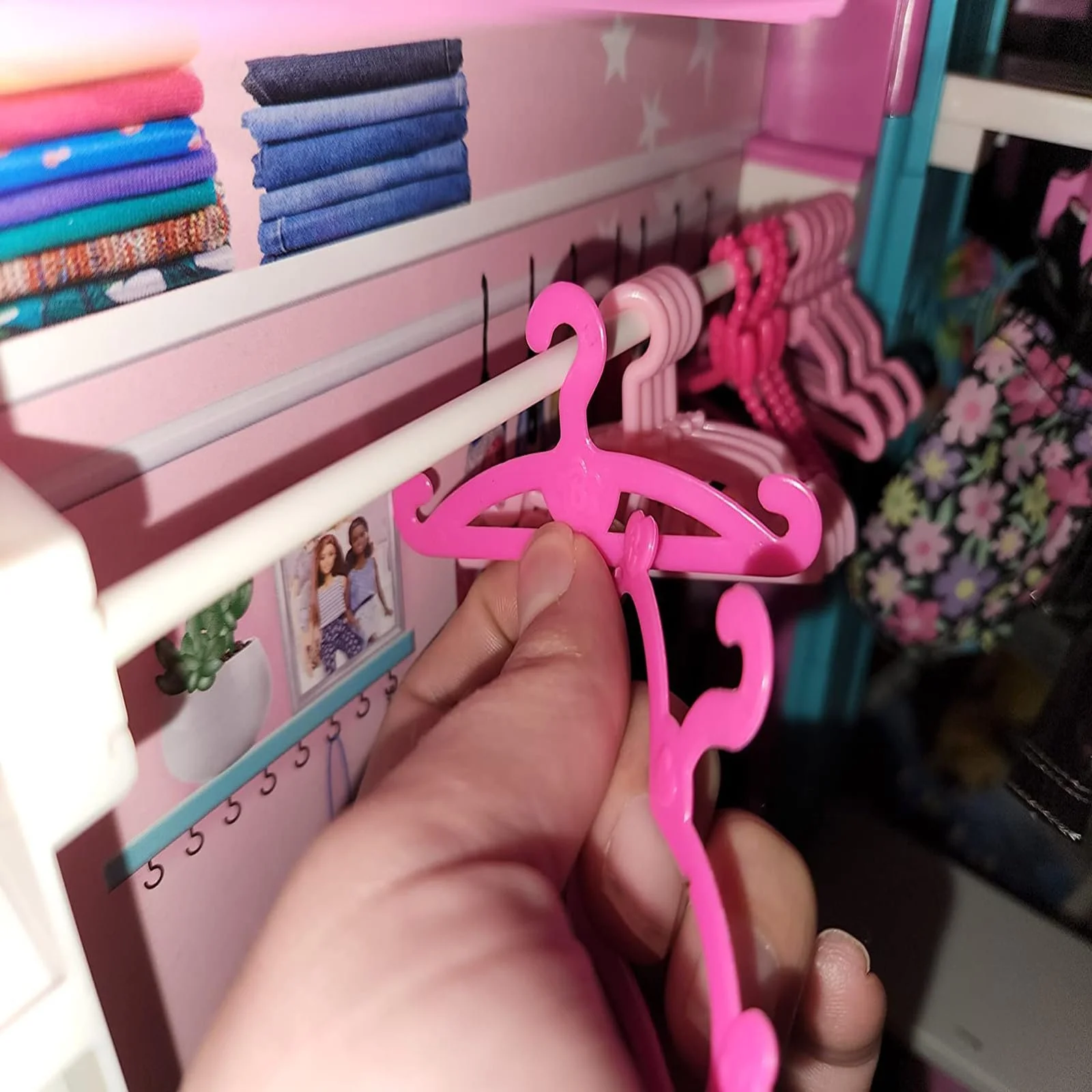 Іграшкові вішаки для одягу Пластикові Рожеві Міні для лялькового одягу Комплект 200 підвісок, фото №4