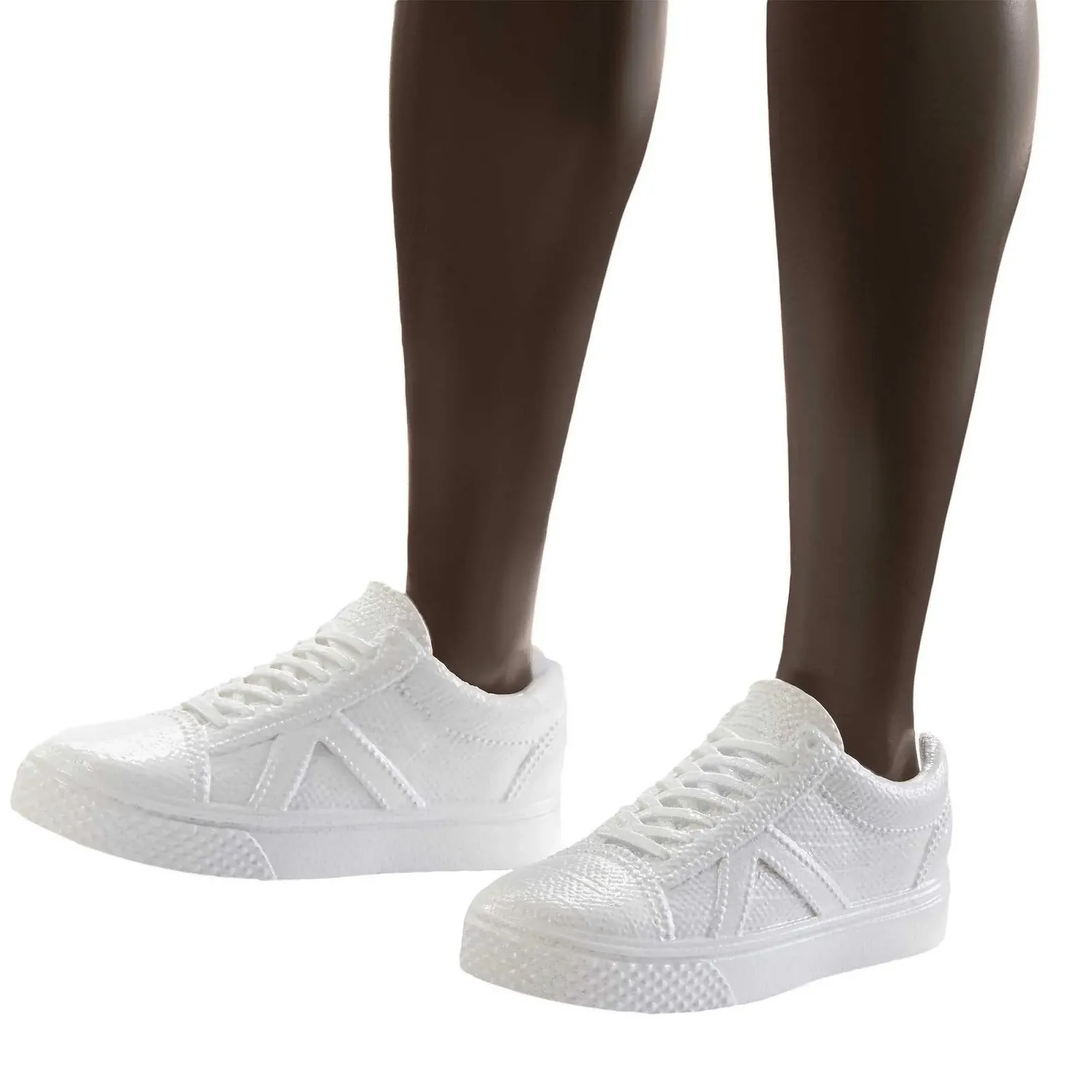 Лялька Barbie Fashionistas Ken з чорним волоссям, спортивна футболка помаранчева, синя та біла, джинсові шорти, білі туфлі, фото №4 Лялька Barbie Fashionistas Ken з чорним волоссям, спортивна футболка помаранчева, синя та біла, джинсові шорти, білі туфлі, фото №4