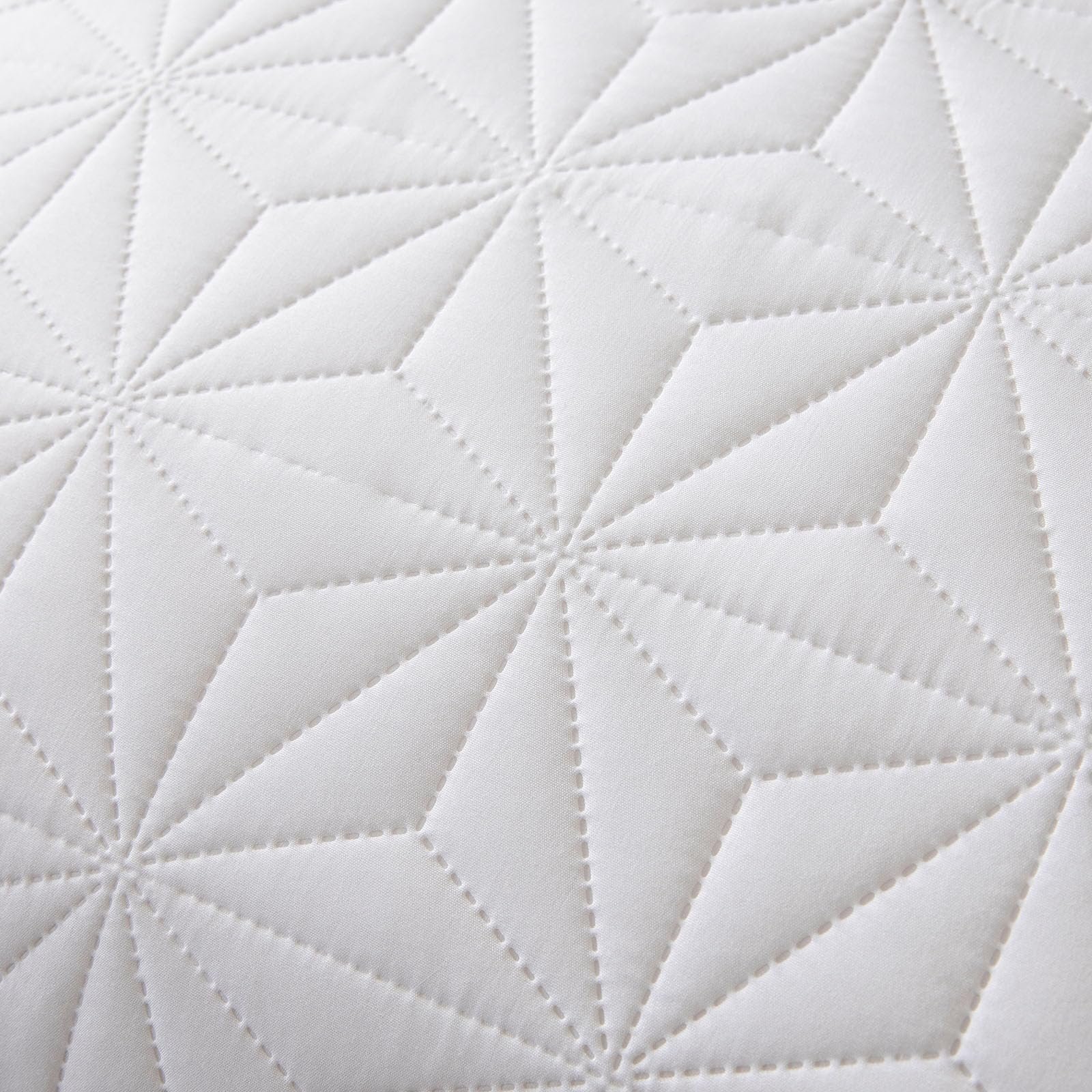 Покрывало на кровать Whale Flotilla 220 x 240 см с 2 наволочками, мягкое и легкое, стеганое с геометрическим узором для 4 сезонов, белое, фото №4 Покрывало на кровать Whale Flotilla 220 x 240 см с 2 наволочками, мягкое и легкое, стеганое с геометрическим узором для 4 сезонов, белое, фото №4