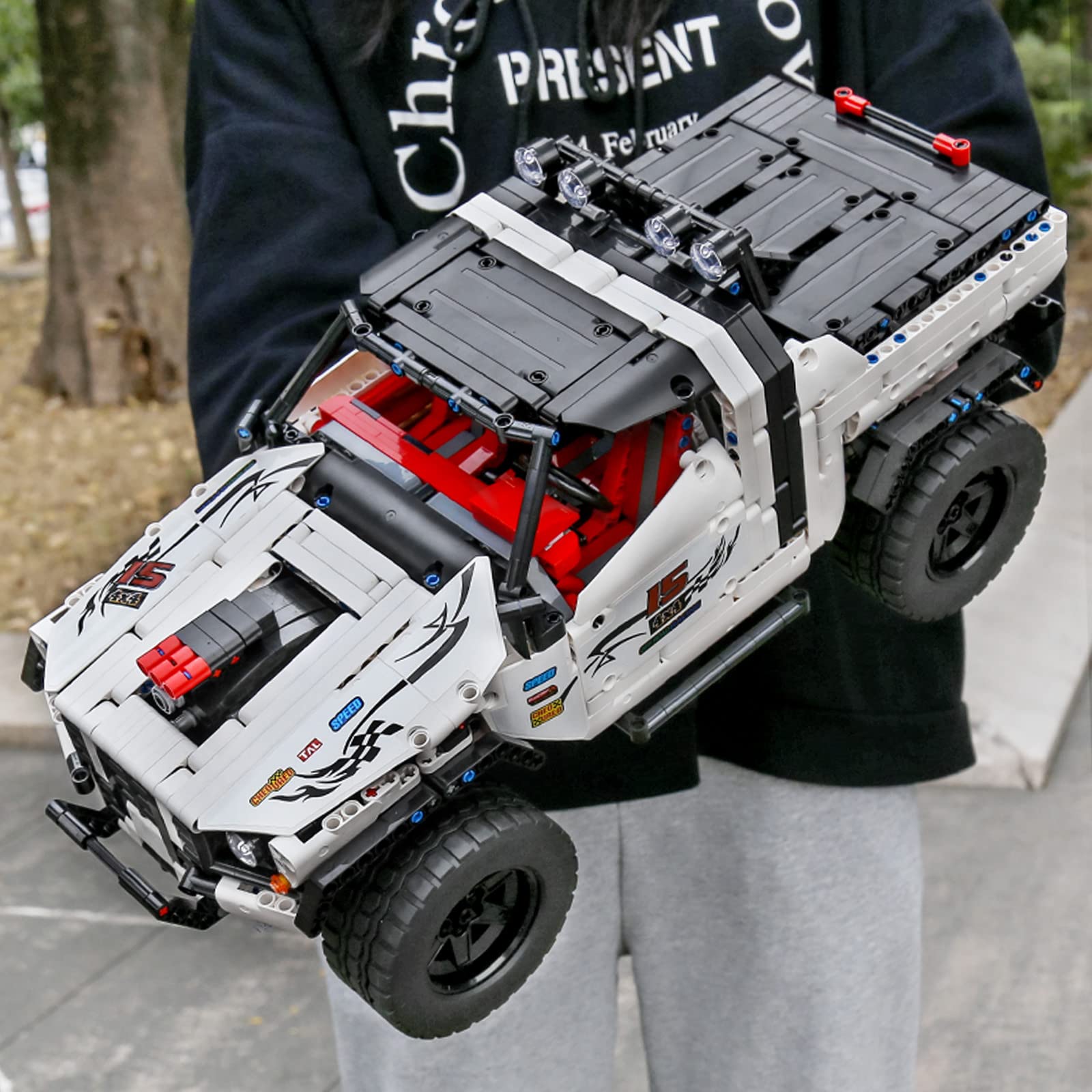 Набір для конструювання Mould King 18005 Technology Позашляховик дистанційного керування з моторами великої високотехнологічності, фото №4 Набір для конструювання Mould King 18005 Technology Позашляховик дистанційного керування з моторами великої високотехнологічності, фото №4