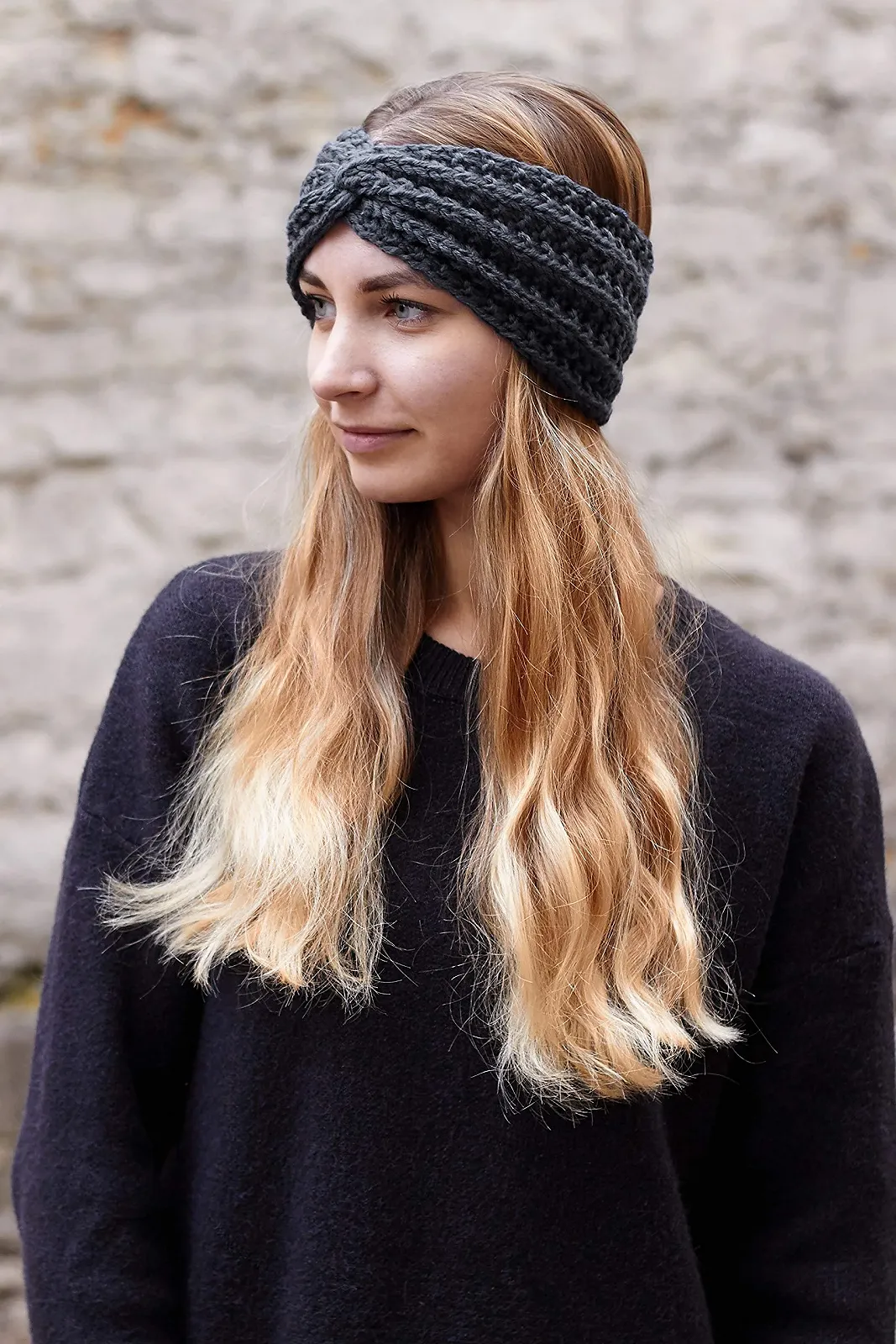 В'язана жіноча пов'язка на голову для зігрівання вух, зимова, фото №2 В'язана жіноча пов'язка на голову для зігрівання вух, зимова, фото №2