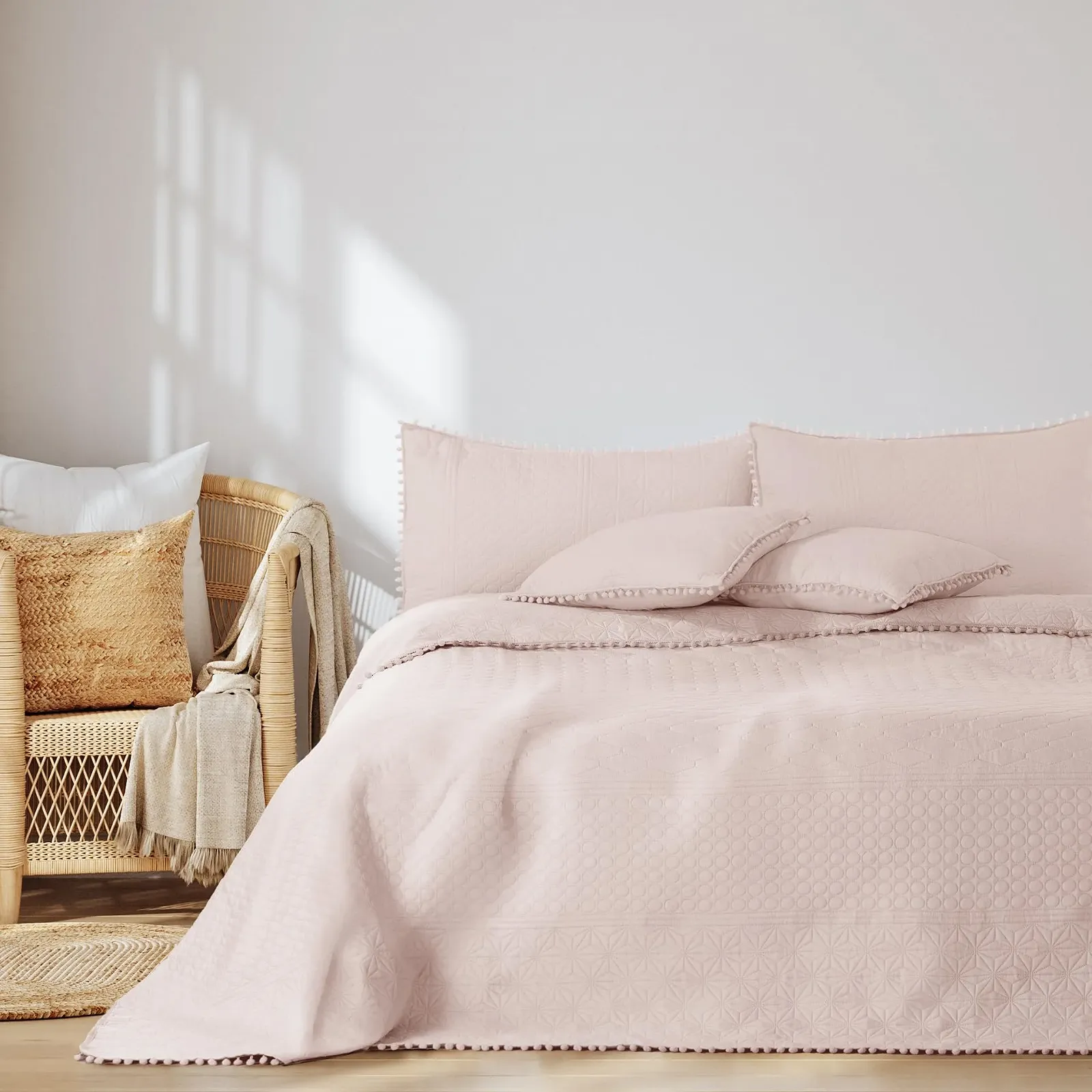 Покрывало AmeliaHome С помпонами 170 x 210 см Двустороннее ультразвуковое стегание Полиэстер Meadore Powder Pink, фото №1