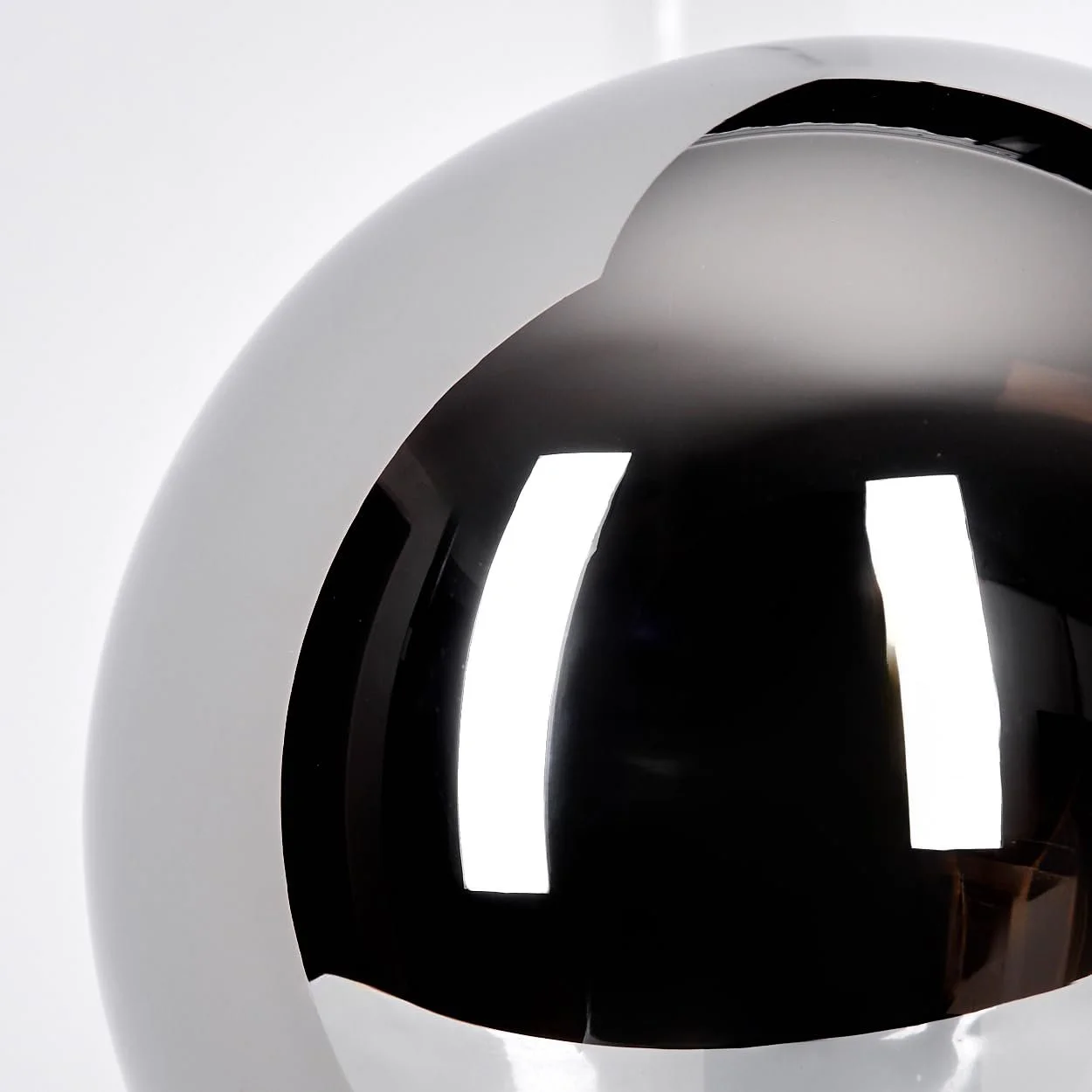 Настільна лампа HOFSTEIN Gastor Металева/Скляна Ретро/Вінтаж Діаметр 15 см E14 Чорна/Хром/Димчаста, фото №3