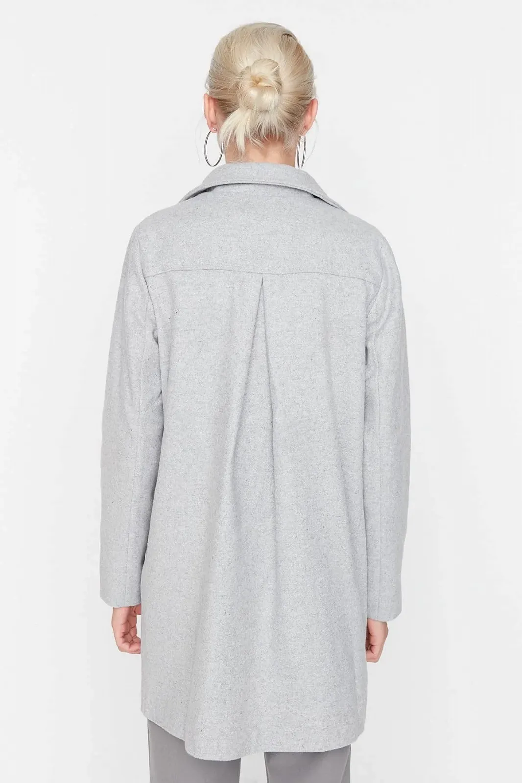 Пальто Trendyol Женское Стандартного кроя Двубортное Рубашечный воротник, фото №5 Пальто Trendyol Женское Стандартного кроя Двубортное Рубашечный воротник, фото №5