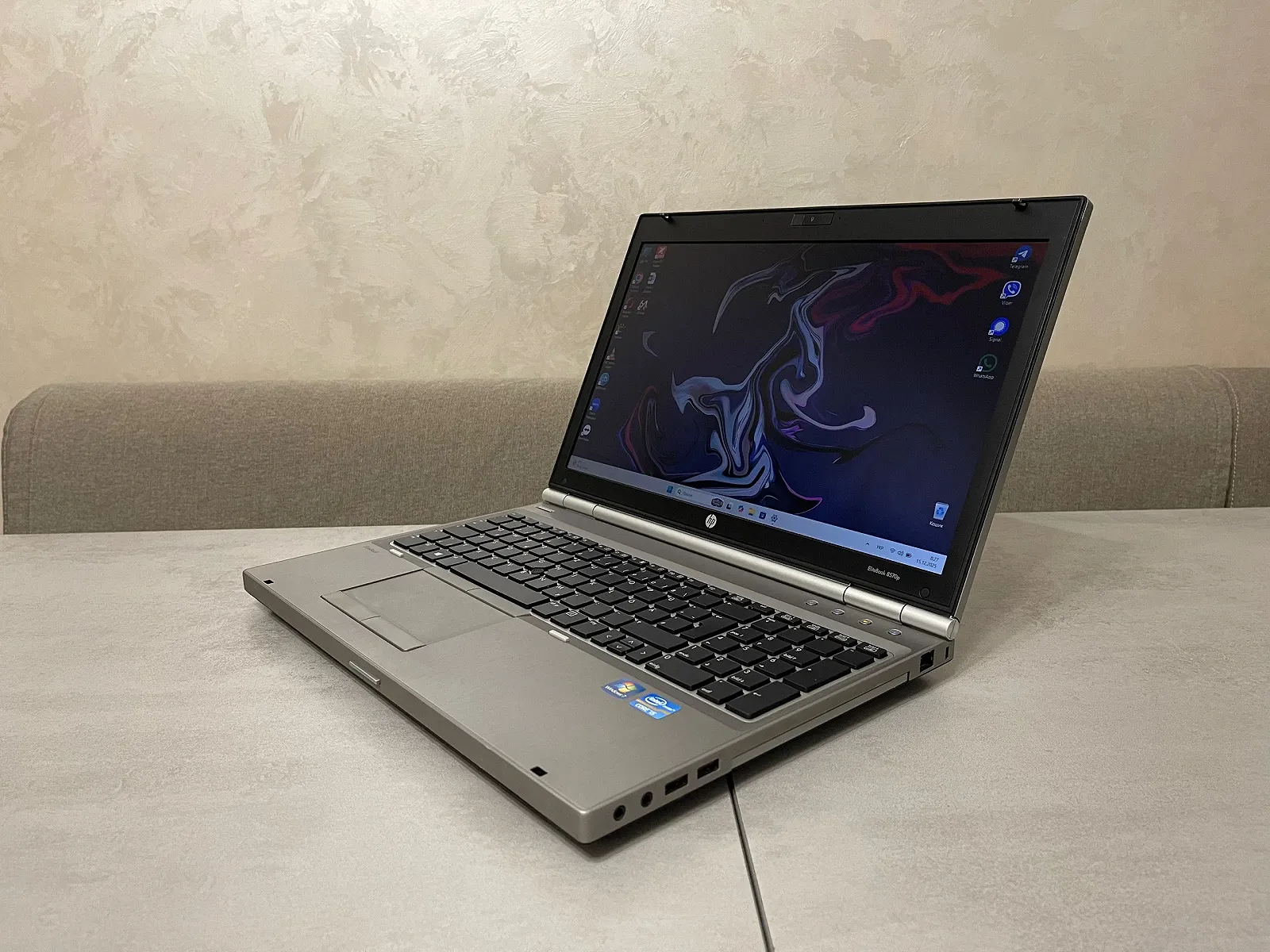 Ноутбук HP EliteBook 8570p, 15,6" FHD, i5-3320M, 8GB, 256GB SSD, фото №2 Ноутбук HP EliteBook 8570p, 15,6" FHD, i5-3320M, 8GB, 256GB SSD, фото №2