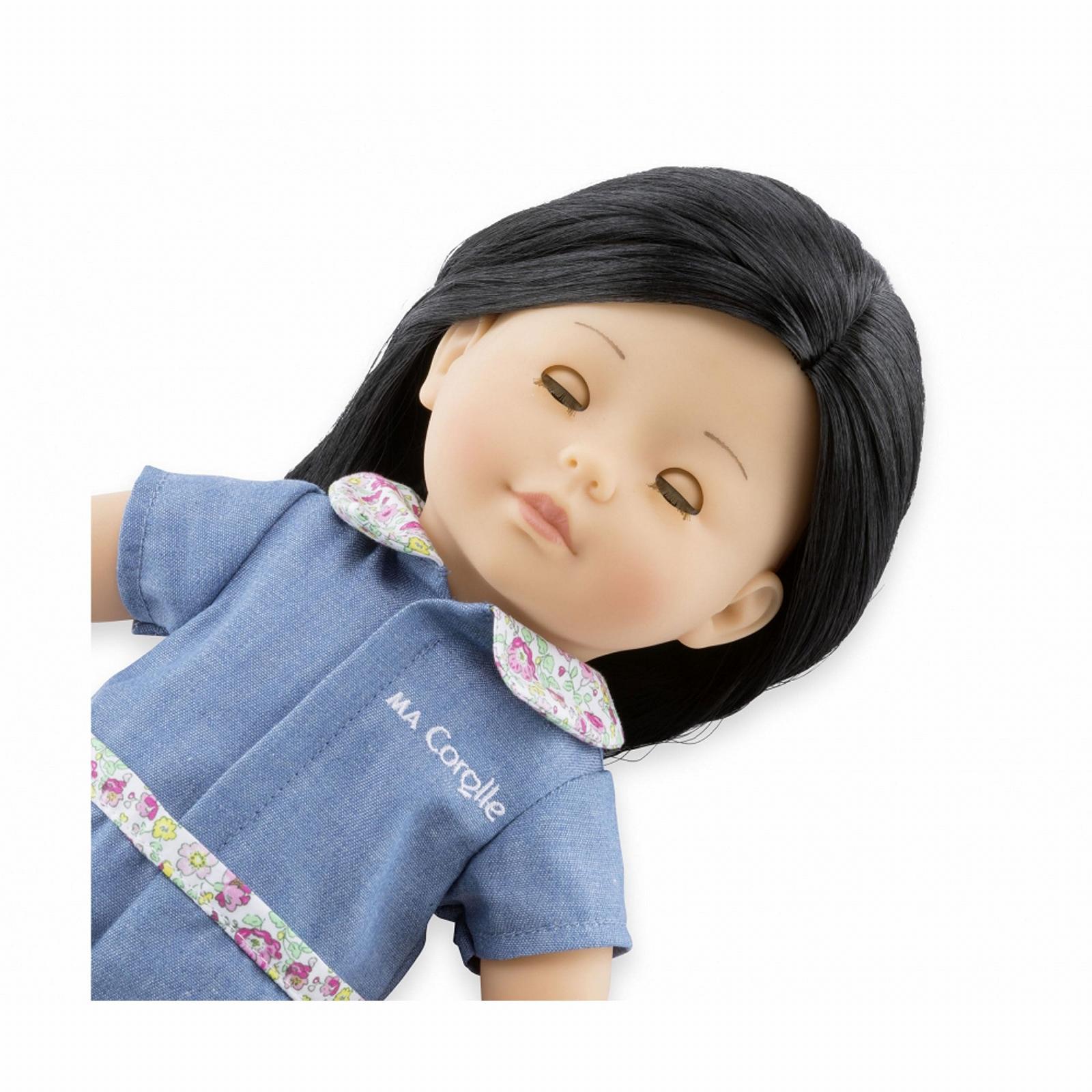 Лялька Corolle Perrine Тіло Одяг Довге чорне волосся Сплячі очі Аромат ванілі 36 см, фото №4 Лялька Corolle Perrine Тіло Одяг Довге чорне волосся Сплячі очі Аромат ванілі 36 см, фото №4