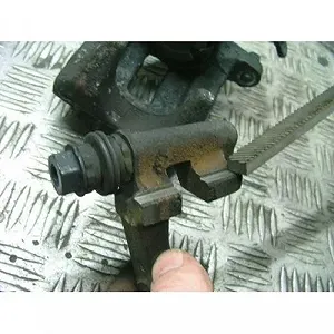 Напильник для очистки посадочных мест тормозных колодок KS TOOLS 157.0960 synthetic.ua - Фото 1