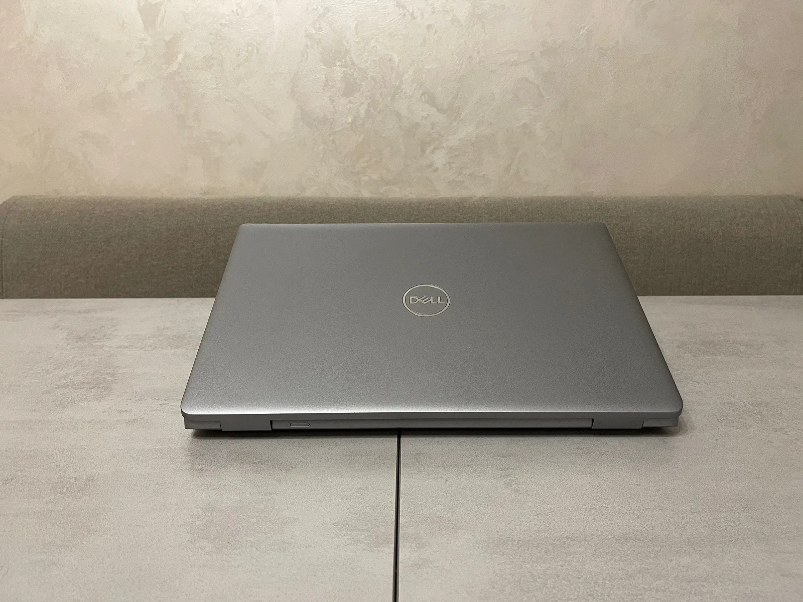 Ноутбук Dell Latitude 5550, 15,6" FHD IPS, i5-135H 14 ядер, 16GB DDR5, 256GB SSD, фото №6 Ноутбук Dell Latitude 5550, 15,6" FHD IPS, i5-135H 14 ядер, 16GB DDR5, 256GB SSD, фото №6