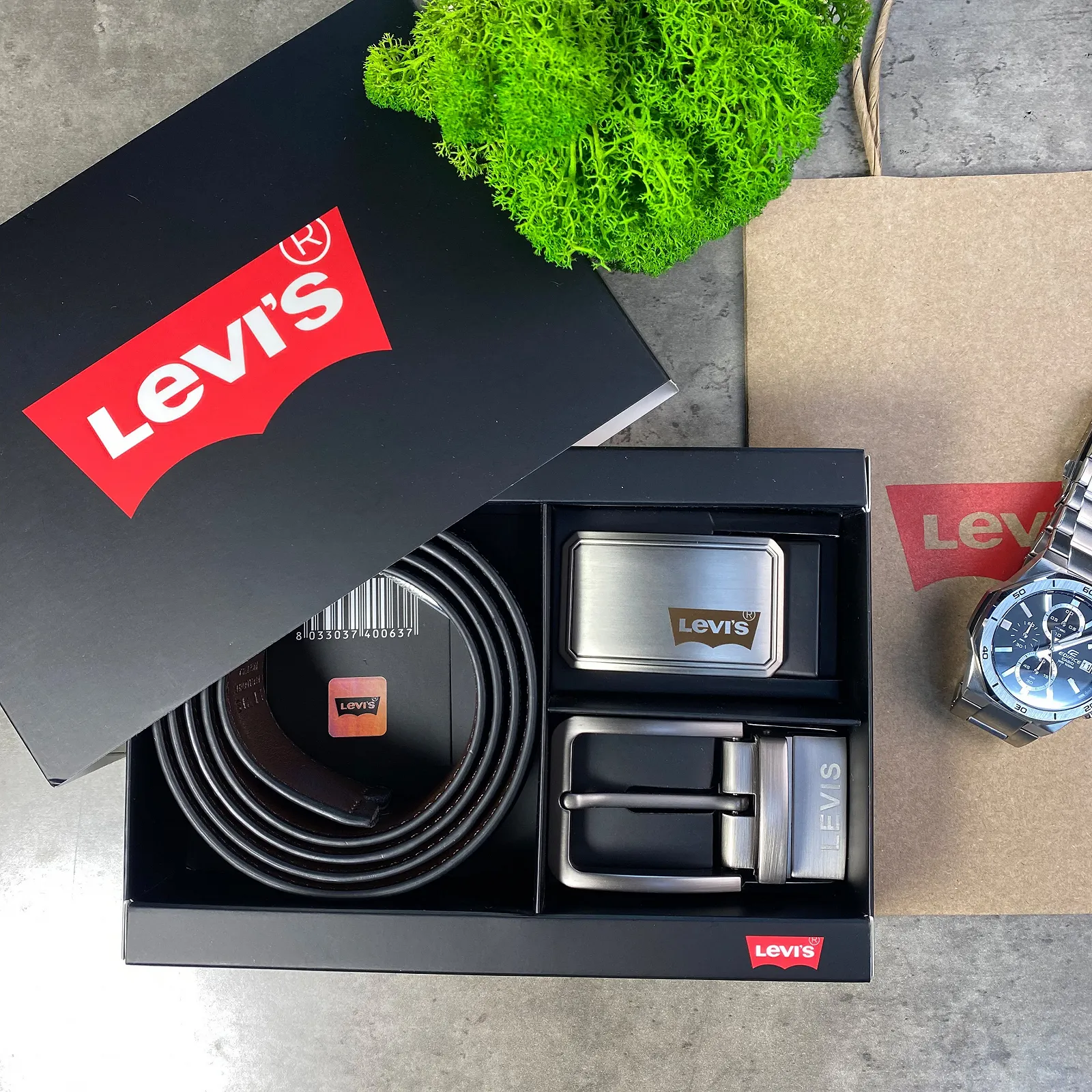 Подарунковий набір зі шкіряним ремнем Levis і двома змінними пряжками Левіс, фото №1 Подарунковий набір зі шкіряним ремнем Levis і двома змінними пряжками Левіс, фото №1