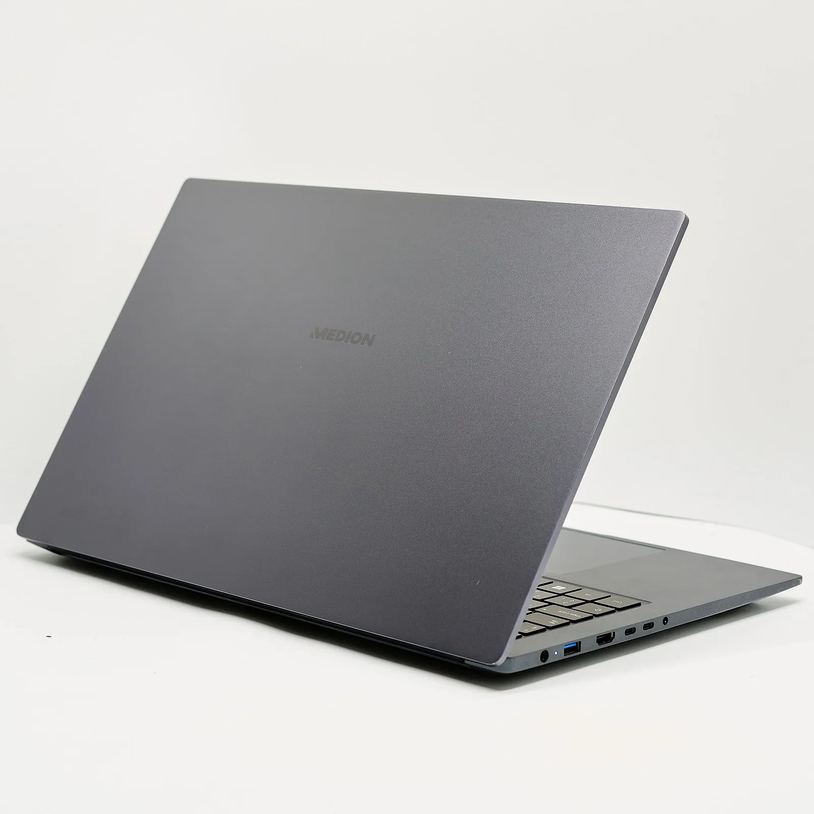 Ноутбук 17.3" Medion (Lenovo Group) Akoya P17619 Intel Core i7-13620H RAM 16 ГБ SSD 1 ТБ Nvidia GeForce MX550 Win11 (4576), фото №5