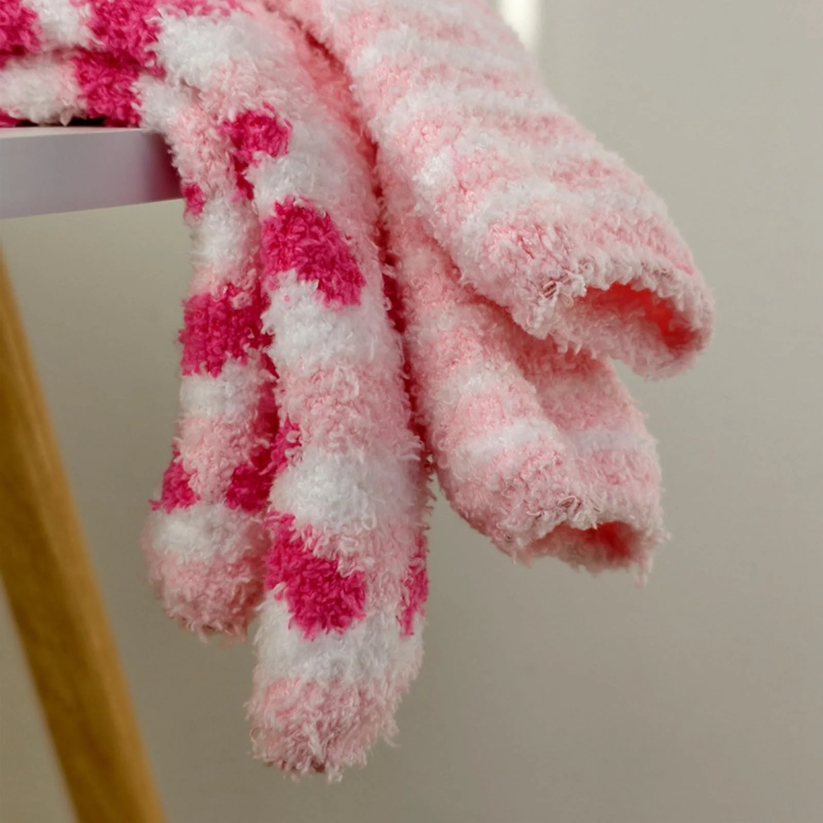 Носки Generisch 39-42 Высокие спортивные носки с сердечком Термоноски Осень Зима Теплые домашние носки Красочные Коралловый флис Мягкие носки, фото №4