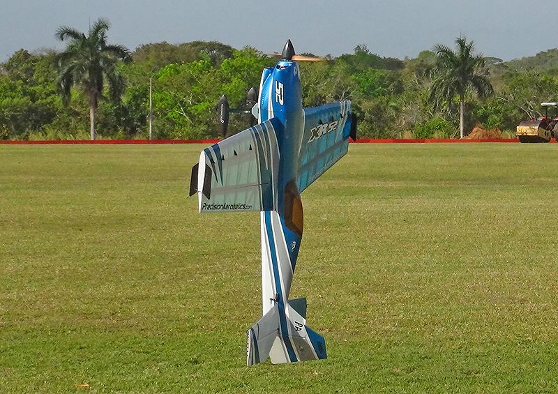 Самолет радиоуправляемый Precision Aerobatics XR-52 1321мм KIT синий, фото №6