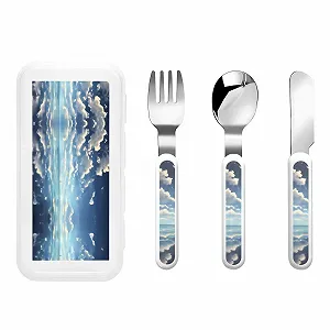Набір дитячих столових приборів з принтом "Білі хмари над морем", три предмети, багаторазовий - Фото 1