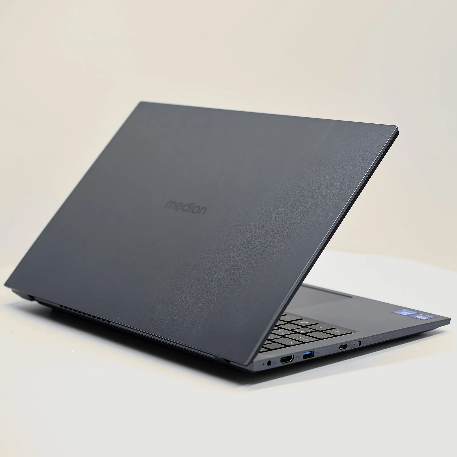 Ноутбук 15,6" Medion (Lenovo Group) Akoya E15443 | Intel Core Ultra 5 125H | RAM DDR5 16 ГБ | SSD 512 ГБ | Intel Arc Graphics | IPS (1920x1080) FullHD | Wi-Fi 6 | Dual Array Microphone | АКБ до 9 годин | Win11 (4953), фото №4