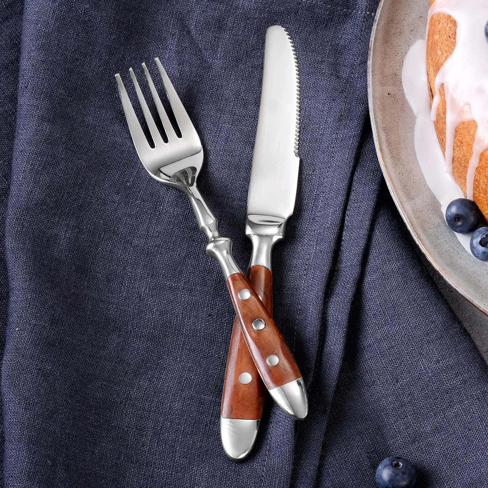 Набор десертных столовых приборов GRÄWE Nuremberg, 12 предметов на 6 персон, нержавеющая сталь, коричневые ручки, фото №3 Набор десертных столовых приборов GRÄWE Nuremberg, 12 предметов на 6 персон, нержавеющая сталь, коричневые ручки, фото №3