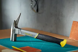 Молоток кровельщика Stanley 51312 600 г Fibreglass Rough Stud цена на synthetic.ua - Фото 1 Молоток кровельщика Stanley 51312 600 г Fibreglass Rough Stud synthetic.ua - Фото 1