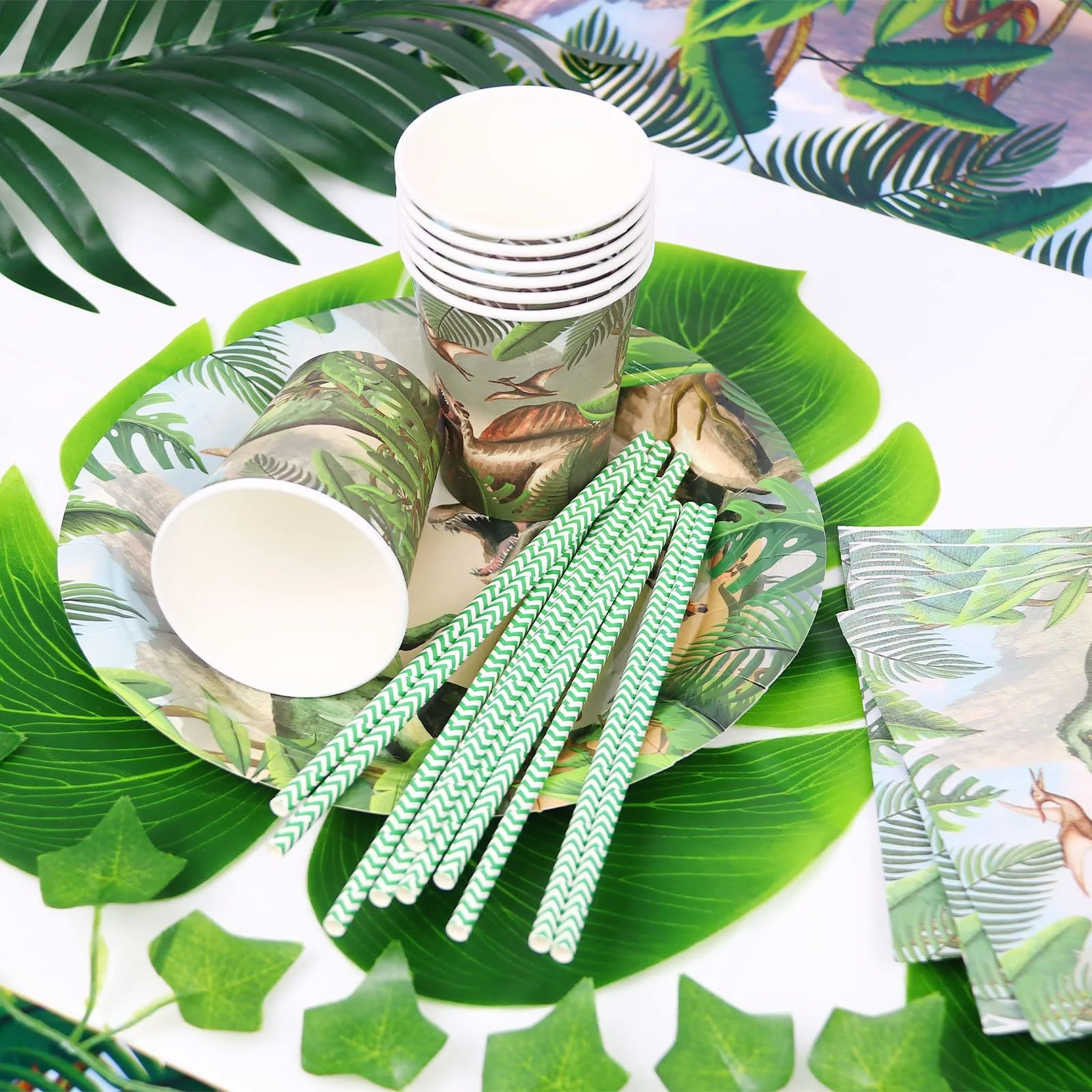 Набор посуды для дня рождения Динозавр, фото №5 Набор посуды для дня рождения Динозавр, фото №5