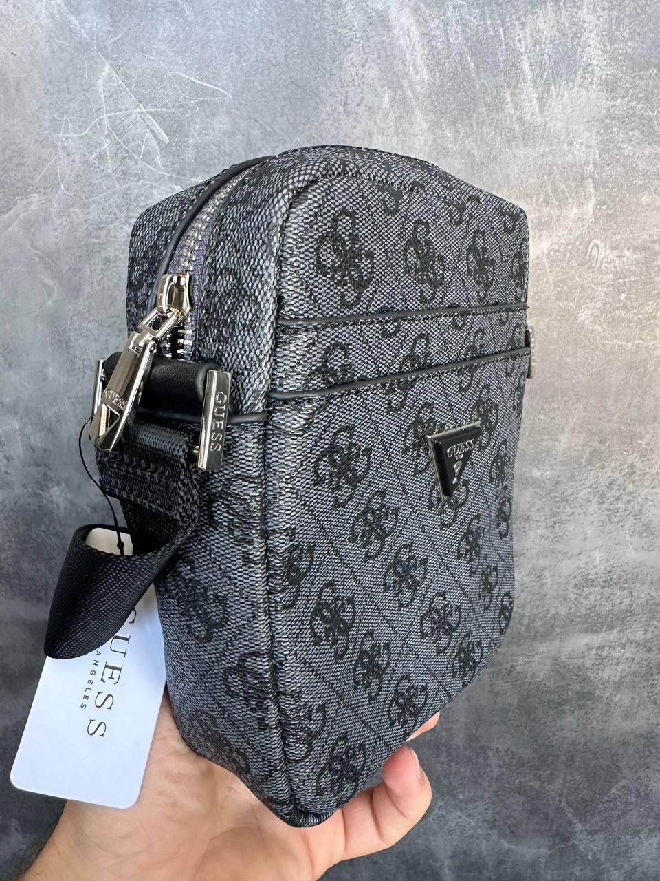 Мужская сумка через плечо Guess качественная барсетка для мужчины Гесс брендовая сумка-планшетка из канвы, фото №4 Мужская сумка через плечо Guess качественная барсетка для мужчины Гесс брендовая сумка-планшетка из канвы, фото №4