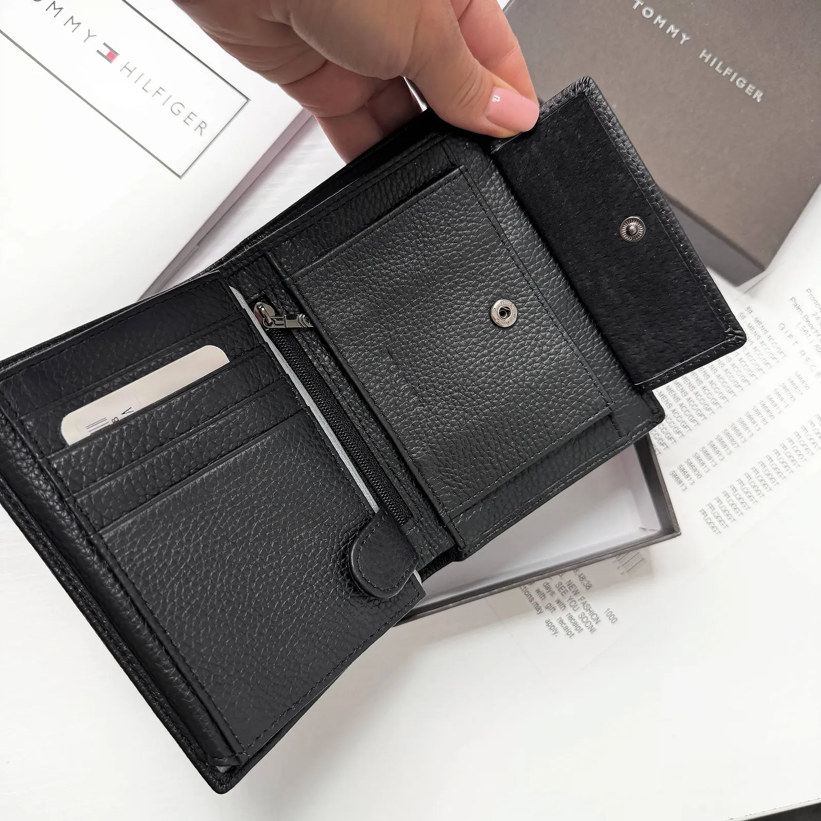 Мужской портмоне кожаный вертикальный на кнопке Tommy Hilfiger, фото №6