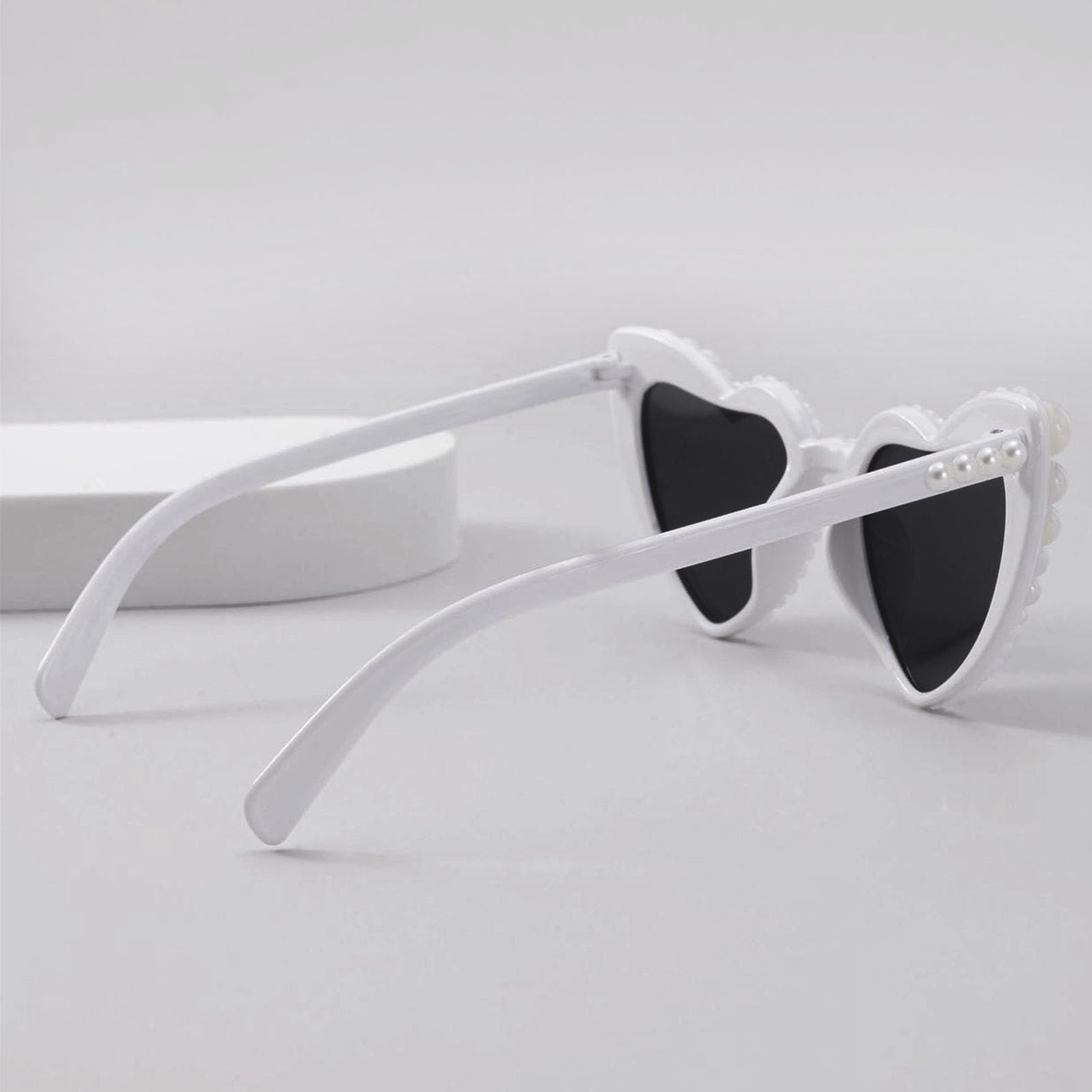 Сонцезахисні окуляри Форма Серця MUNSKT Вінтаж Fashoin Cat Eye Перли UV400 Білий, фото №4 Сонцезахисні окуляри Форма Серця MUNSKT Вінтаж Fashoin Cat Eye Перли UV400 Білий, фото №4