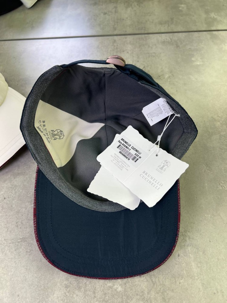 Кепка Brunello Cucinelli темно-синя з червоним логотипом gu594, фото №6 Кепка Brunello Cucinelli темно-синя з червоним логотипом gu594, фото №6
