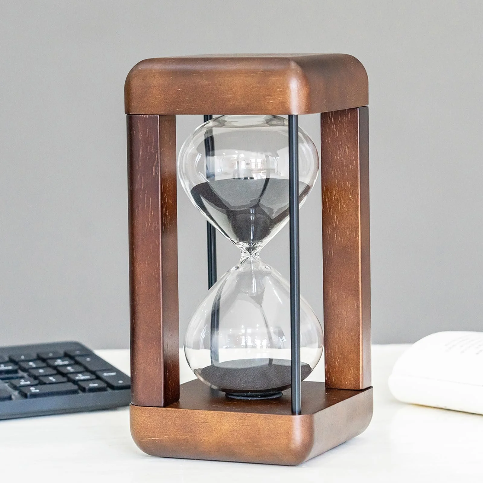 Пісочний годинник Large Premium Walnut Wood 60 хвилин горіхове дерево чорний, фото №1 Пісочний годинник Large Premium Walnut Wood 60 хвилин горіхове дерево чорний, фото №1