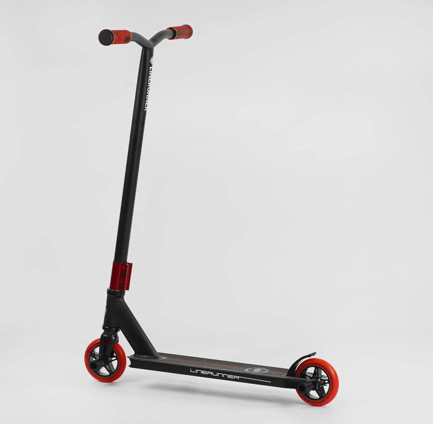 Самокат трикутний Best Scooter LineRunner 50х10 см Black with Red 129760, фото №1
