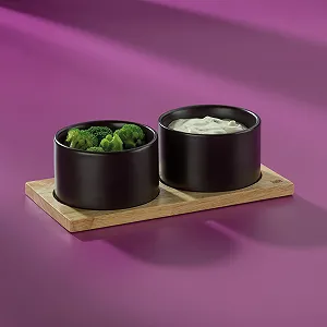 Набор мисок Kela Gunten, 3 предмета: 2 фарфоровые миски, черные, 1 деревянная доска synthetic.ua - Фото 1