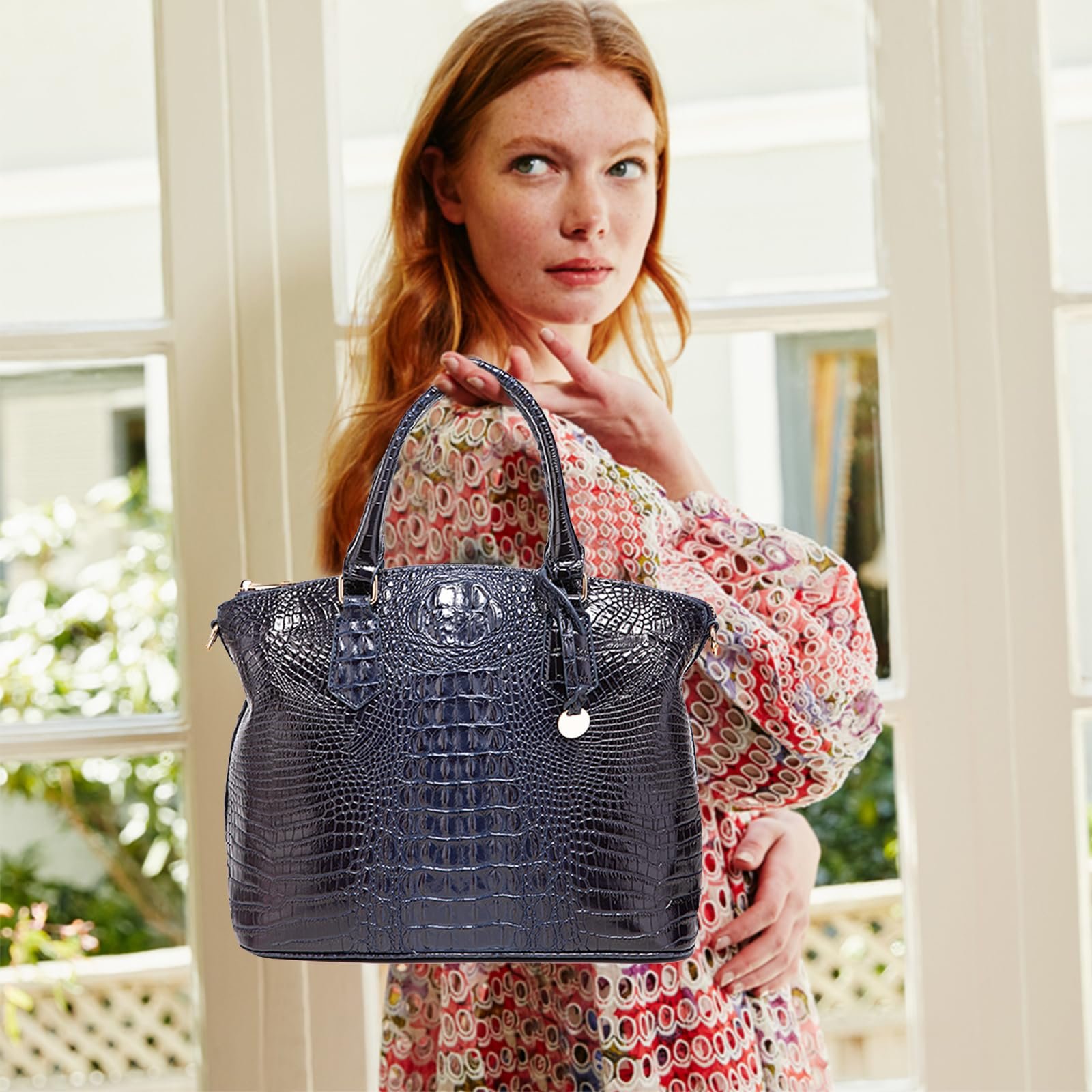 Сумка NICOLE & DORIS, жіноча, середня, крокодиловий візерунок, елегантна, лакована шкіра, тоут, для офісу, шопінгу та подорожей, фото №2 Сумка NICOLE & DORIS, жіноча, середня, крокодиловий візерунок, елегантна, лакована шкіра, тоут, для офісу, шопінгу та подорожей, фото №2