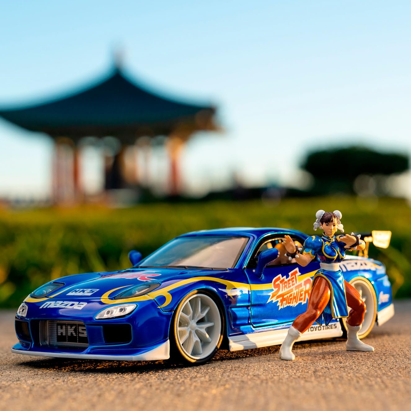 Фігурка Jada Toys Street Fighter Chun-Li з моделлю автомобіля 1993 Mazda RX-7 - Набір фігурки (6 см) та іграшкового автомобіля (20 см), фото №9