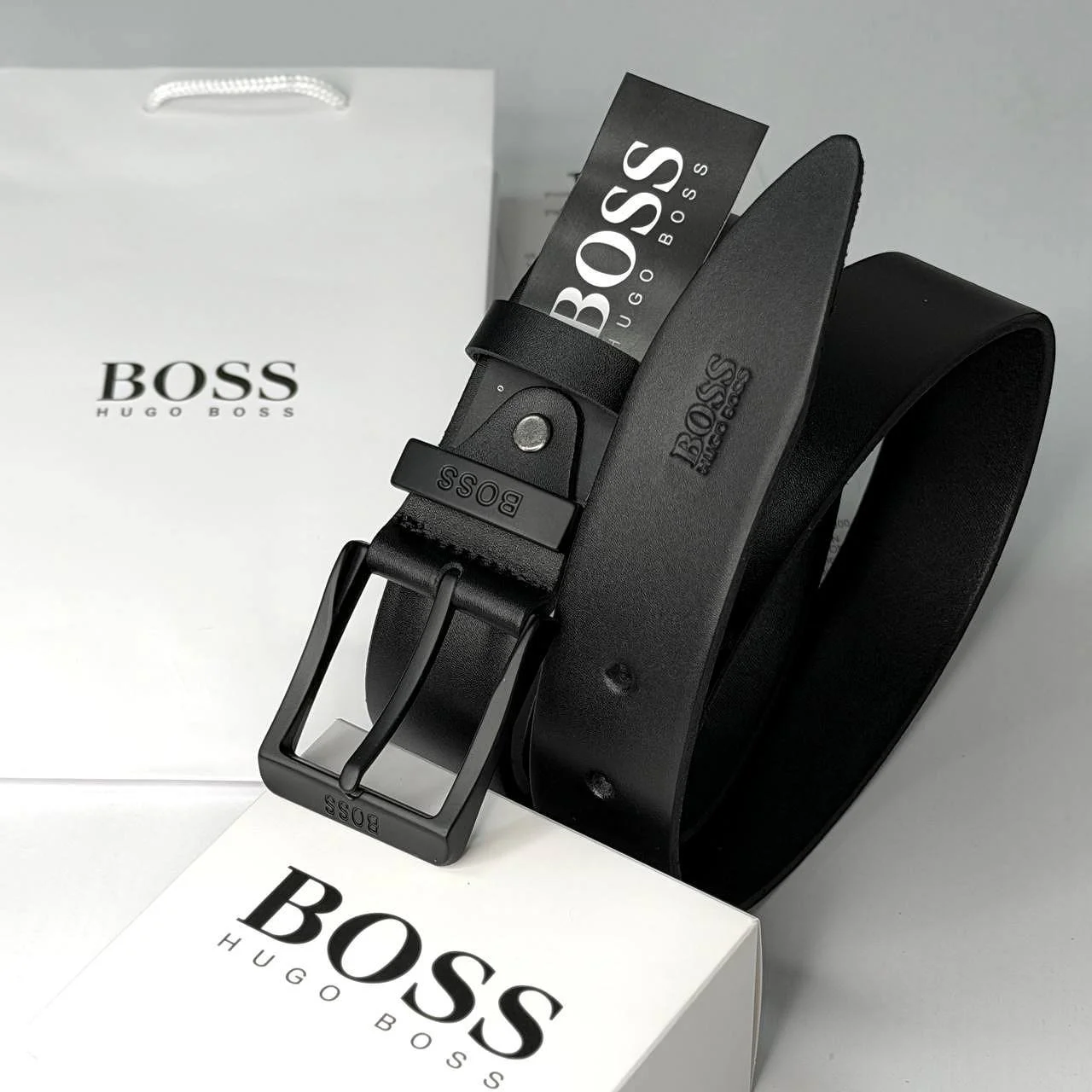 Чоловічий шкіряний ремінь BOSS, з чорною пряжкою, фото №2