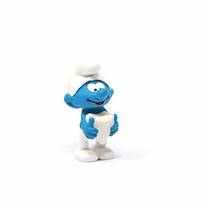 Фігурка Schleich Smurf with Tooth The Smurfs synthetic.ua - Фото 1